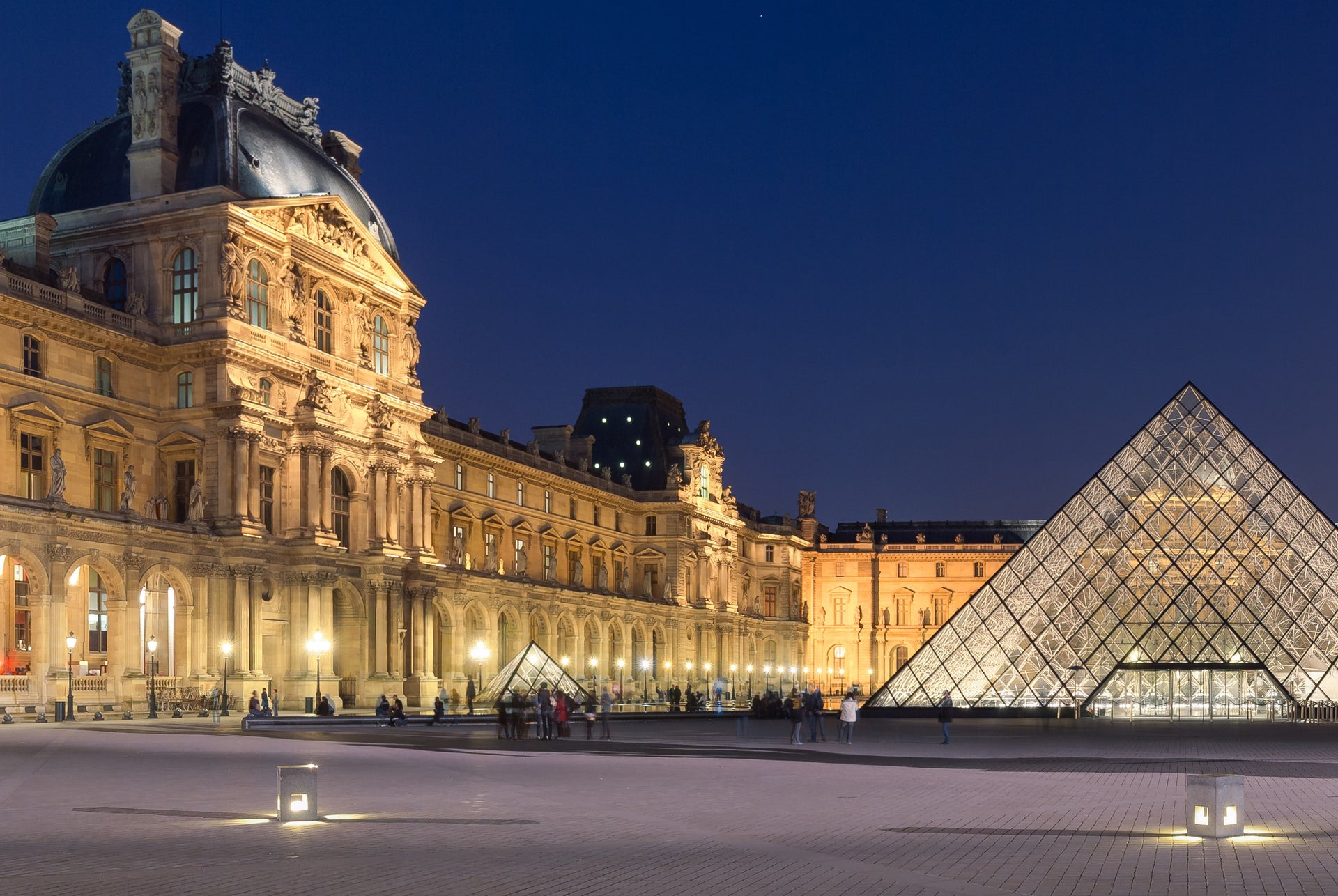 THE DELIGHTS OF MUSEUMS & EXHIBITIONS