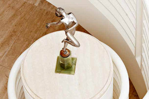 USING ANTIQUES IN DECORATION – 10 IDEAS