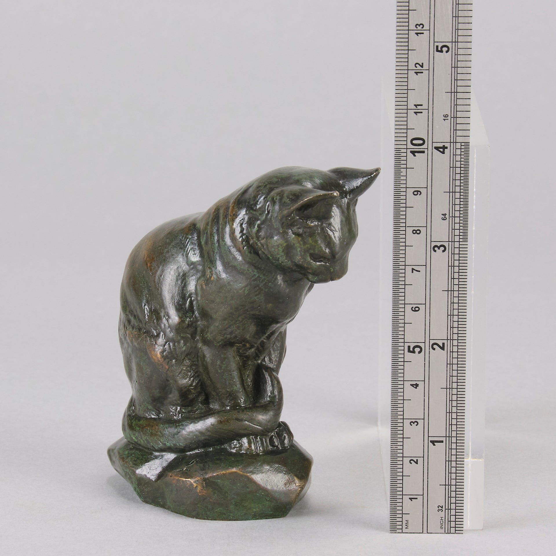 Barye Chat Assis - Antoine Barye Cat Bronze - Hickmet Fine Arts