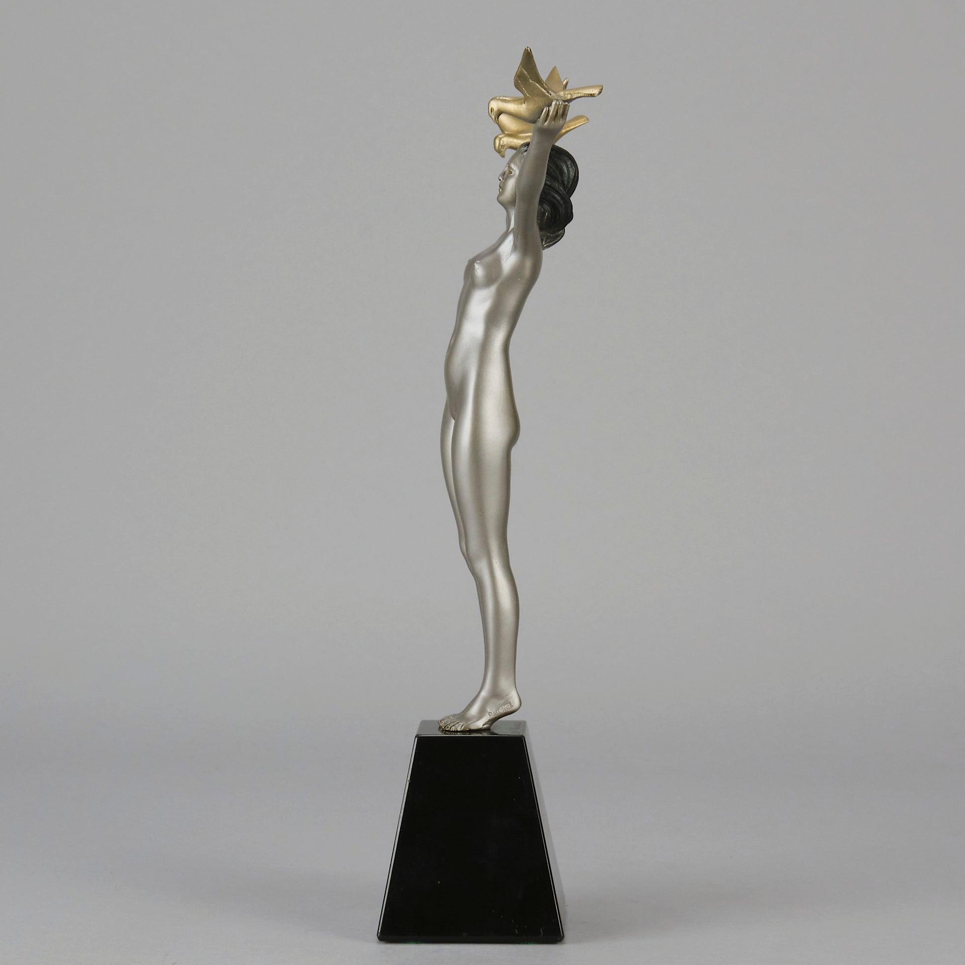 Chiparus Lady with Doves - Art Deco Figurines - Hickmet Fine Arts