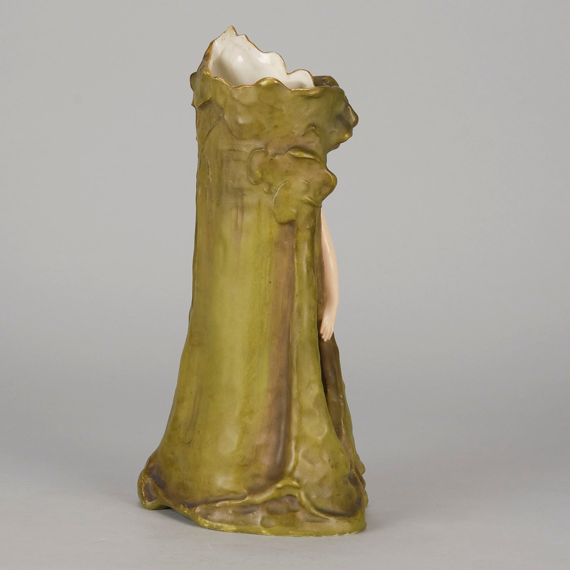 Ernst Wahliss Spill Vase - Hickmet Fine Arts 