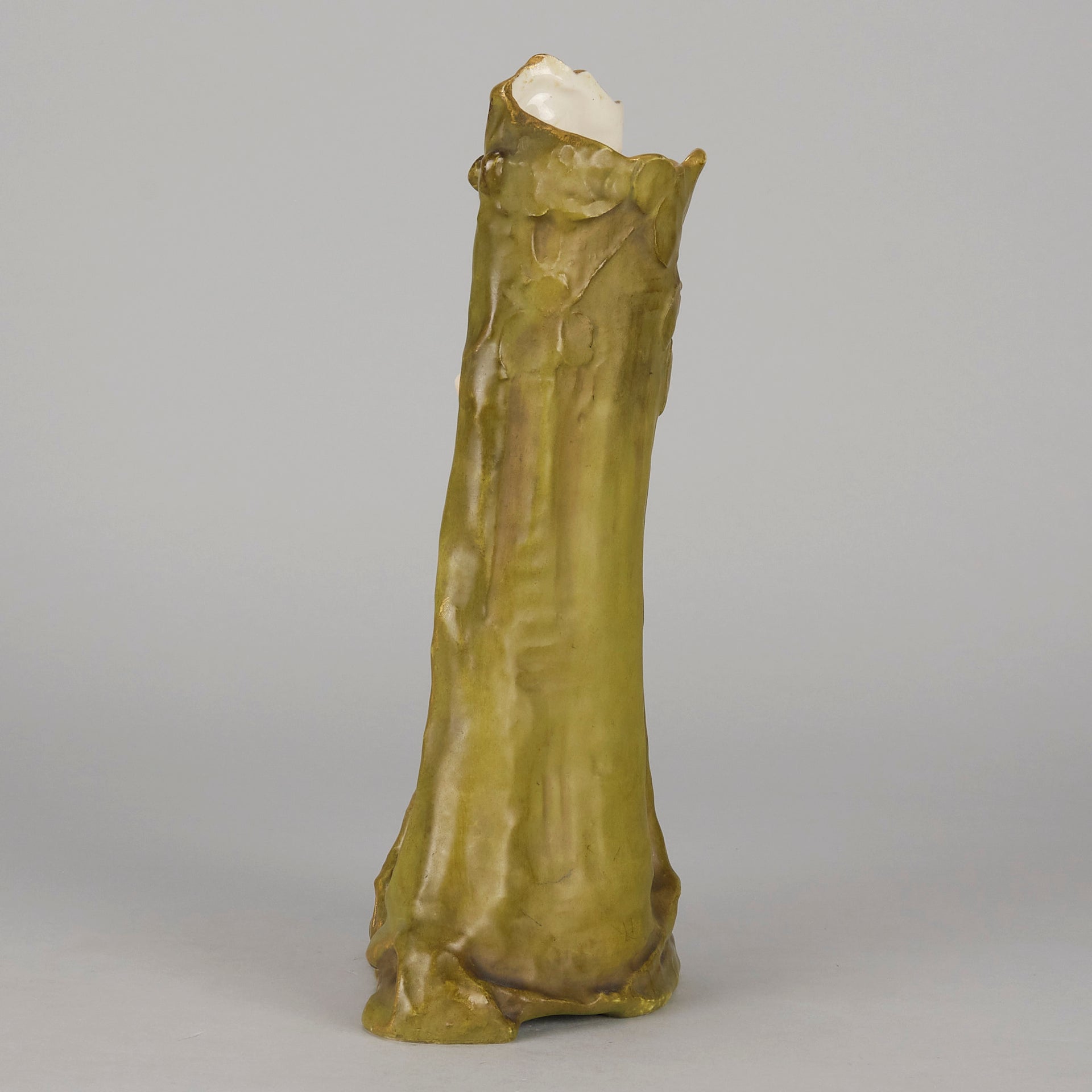 Ernst Wahliss Spill Vase - Hickmet Fine Arts 