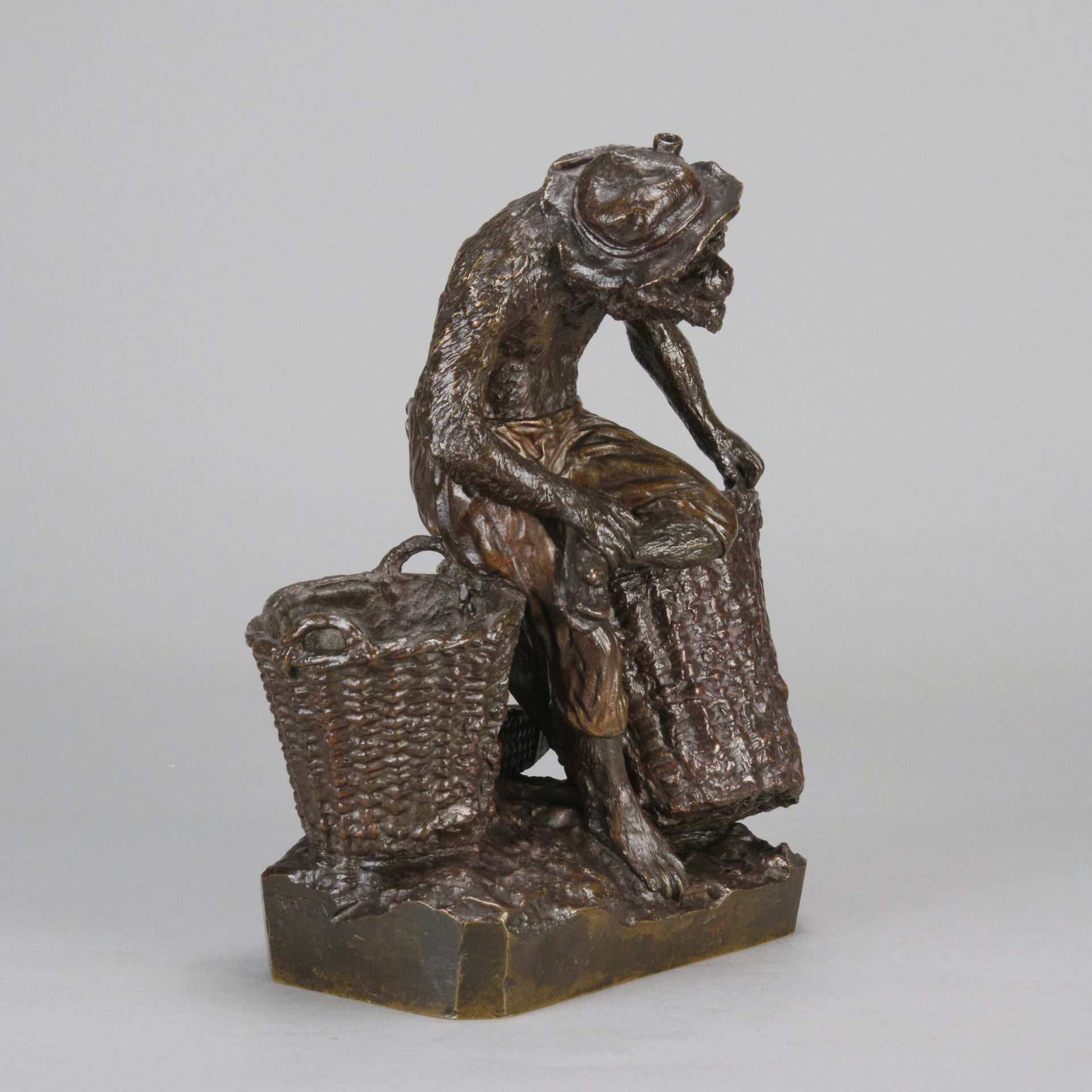 Christophe Fratin Bronze - Singe Avec des Paniers - Hickmet Fine Arts