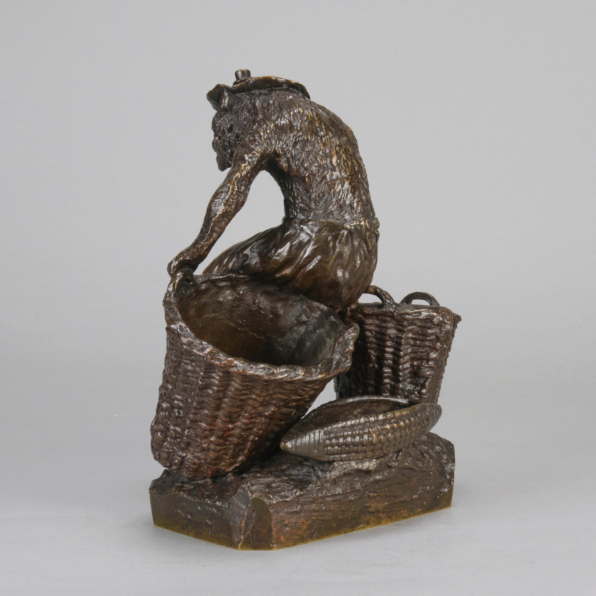 Christophe Fratin Bronze - Singe Avec des Paniers - Hickmet Fine Arts