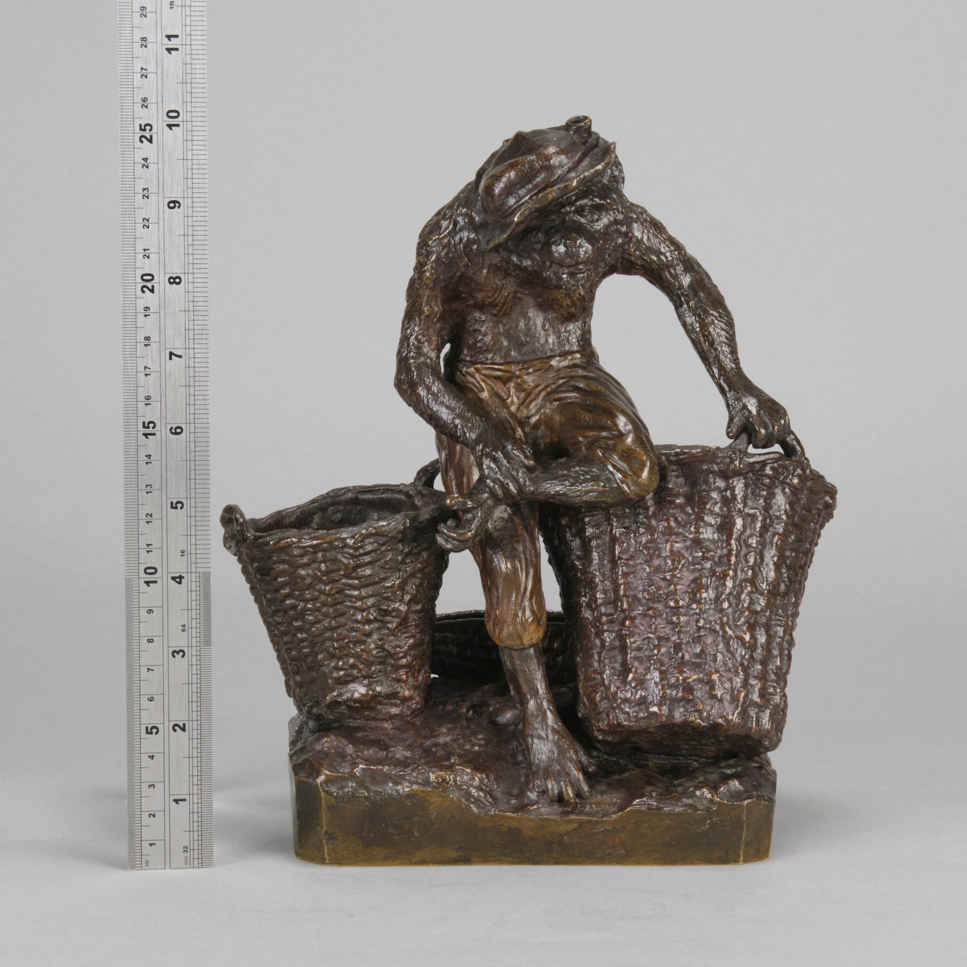 Christophe Fratin Bronze - Singe Avec des Paniers - Hickmet Fine Arts