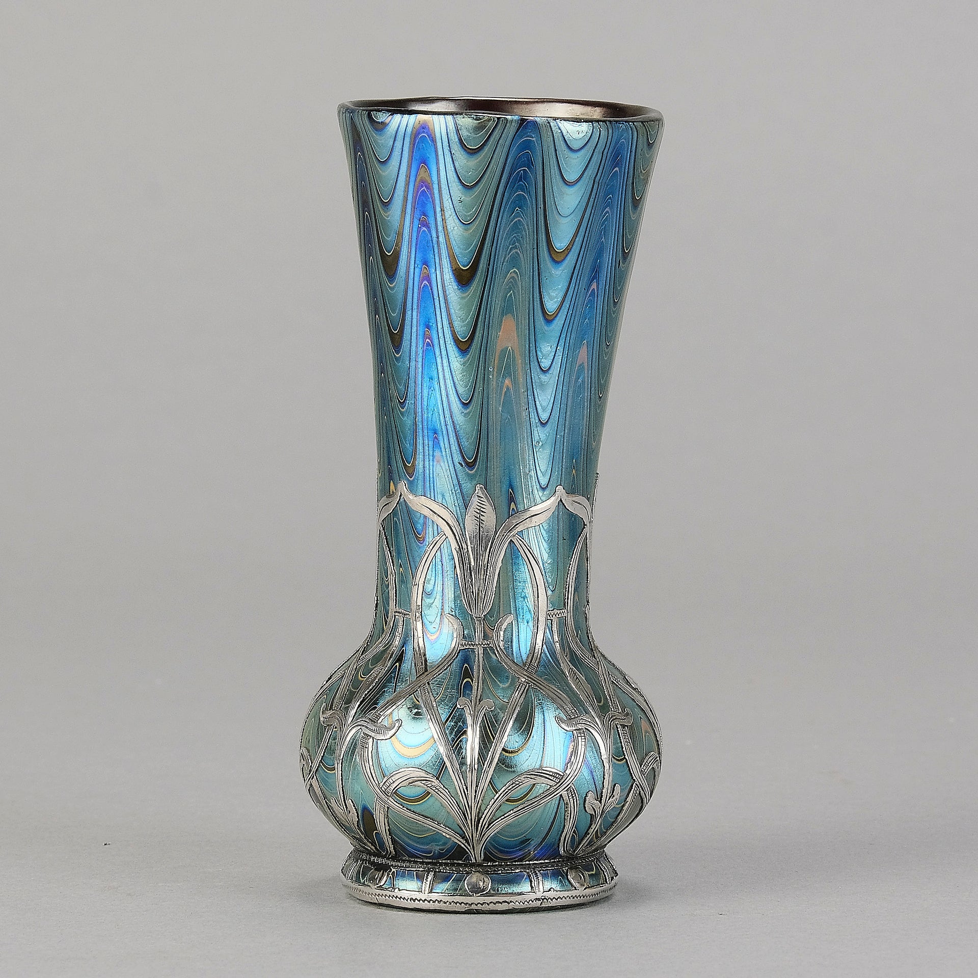 Loetz Phanomen Vase - Art Nouveau - Hickmet Fine Arts 
