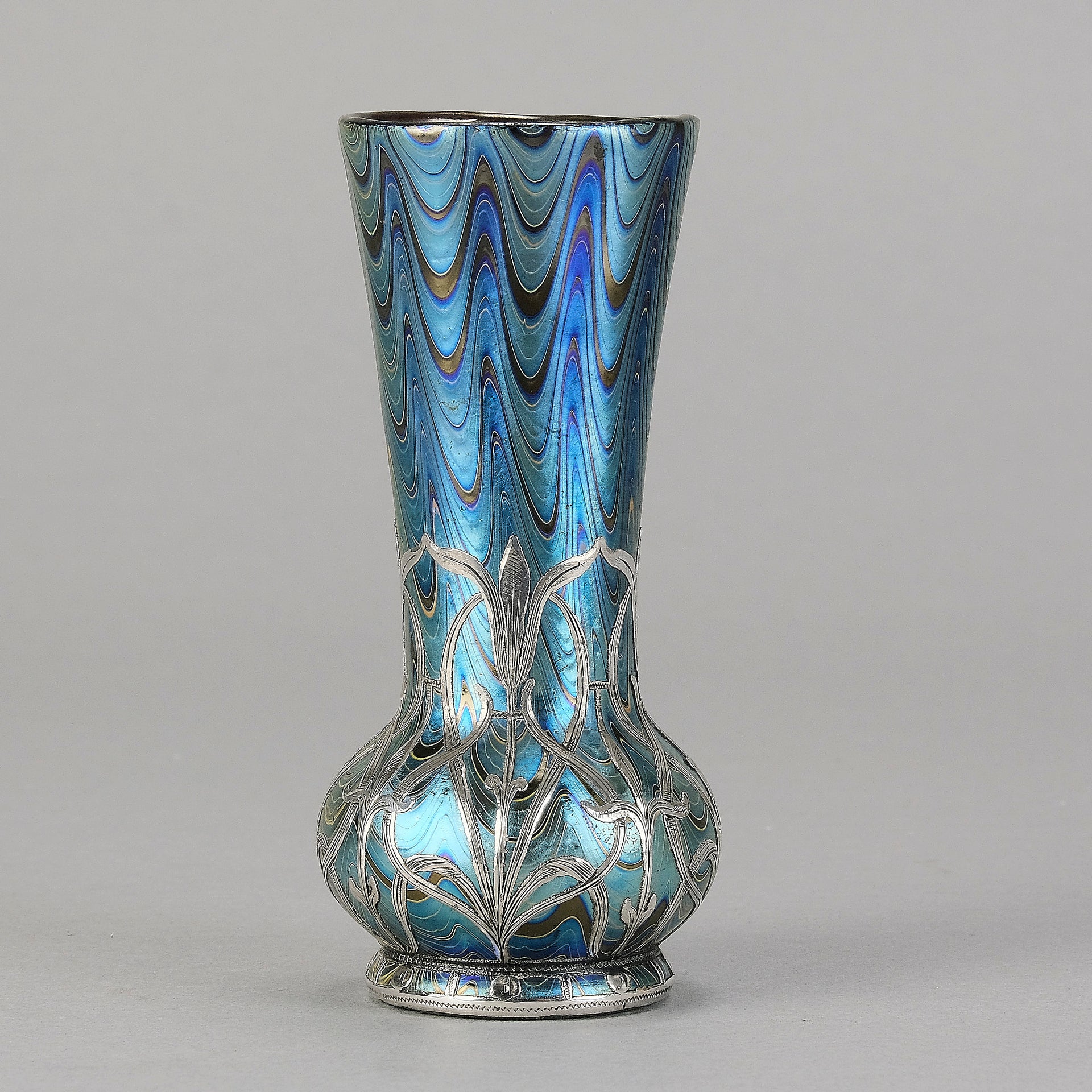 Loetz Phanomen Vase - Art Nouveau - Hickmet Fine Arts 