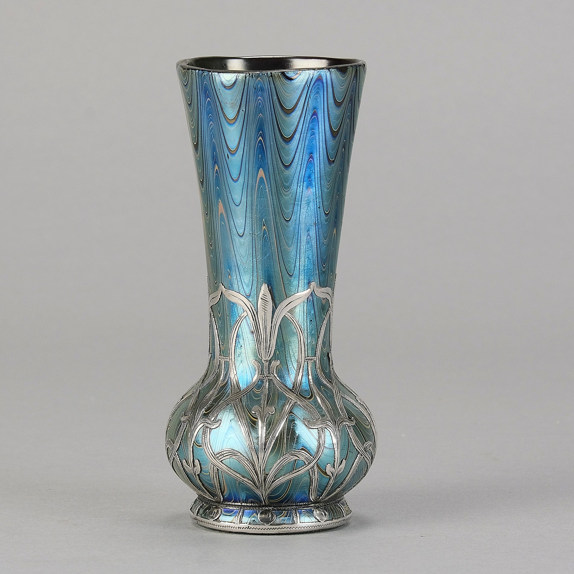 Loetz Phanomen Vase - Art Nouveau - Hickmet Fine Arts 