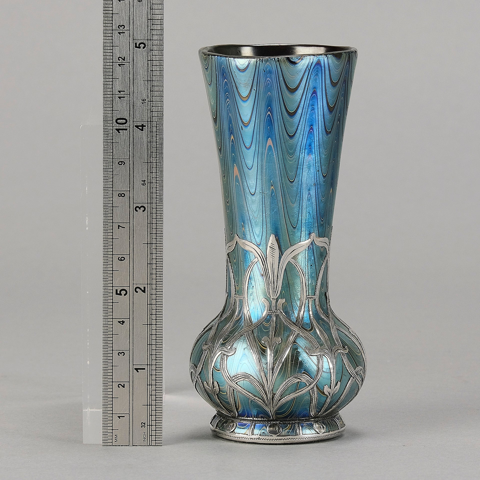 Loetz Phanomen Vase - Art Nouveau - Hickmet Fine Arts 