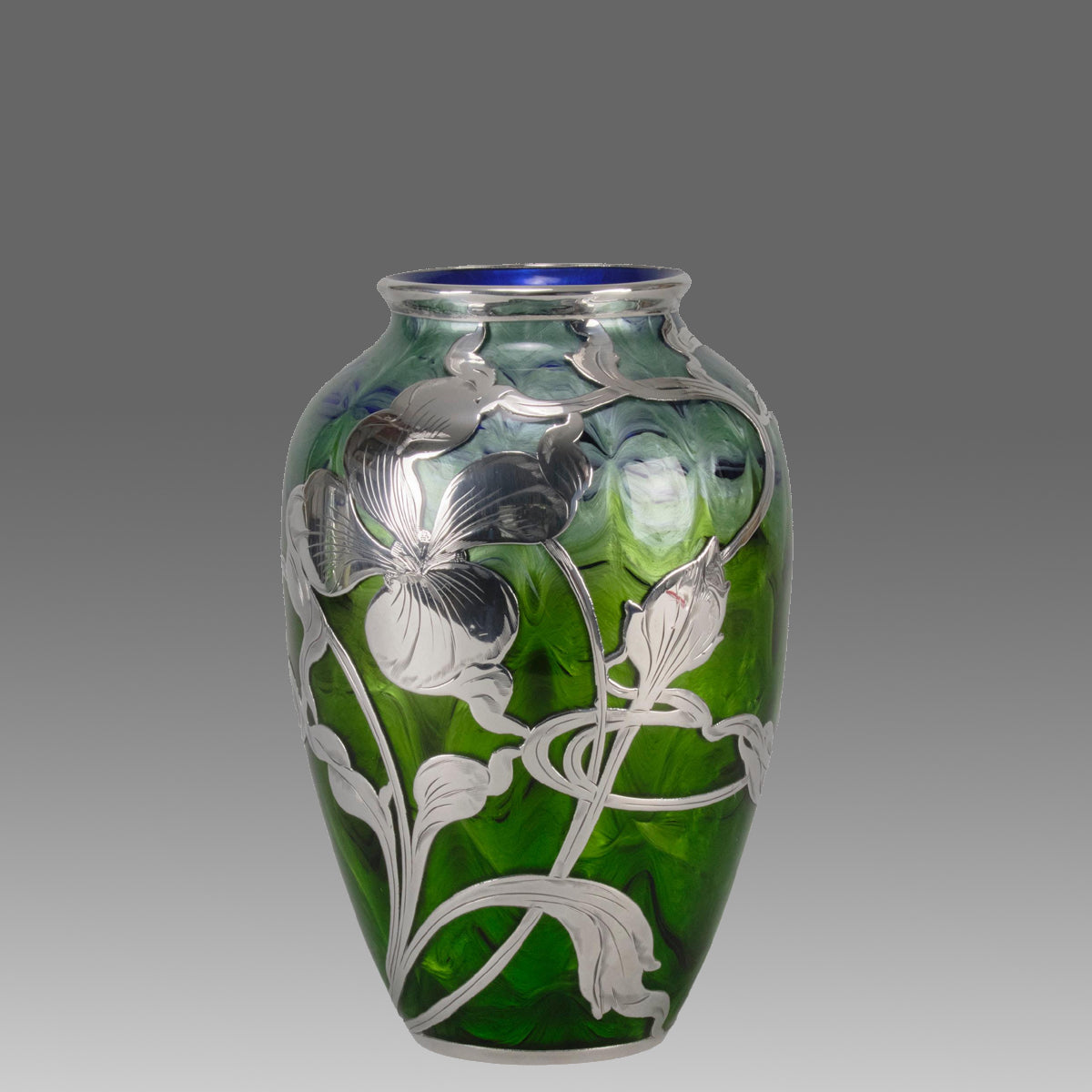 Alexis Vinum ポストモダンガラスアート　検索）ムラーノ　ソットサス Art Nouveau Silvered Loetz Vase - Art Nouveau Glass