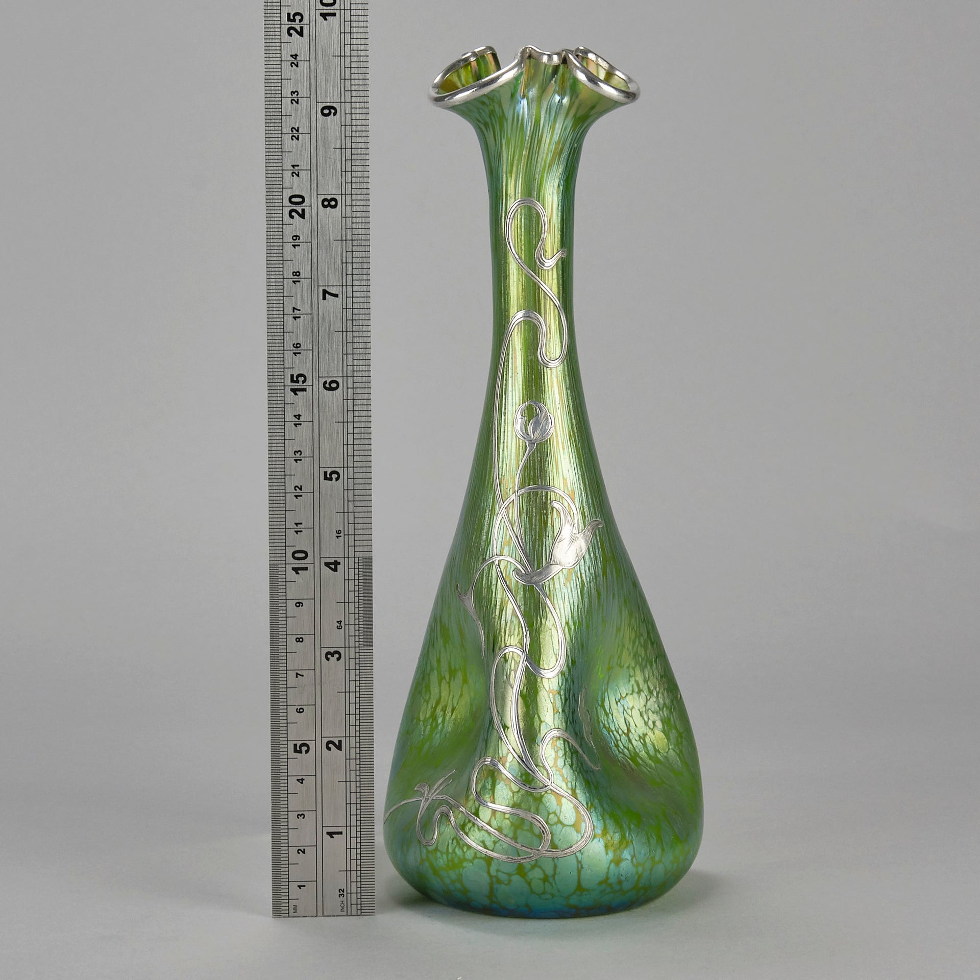 Trefoil Loetz Vase - Art Nouveau Glass - Hickmet Fine Arts 