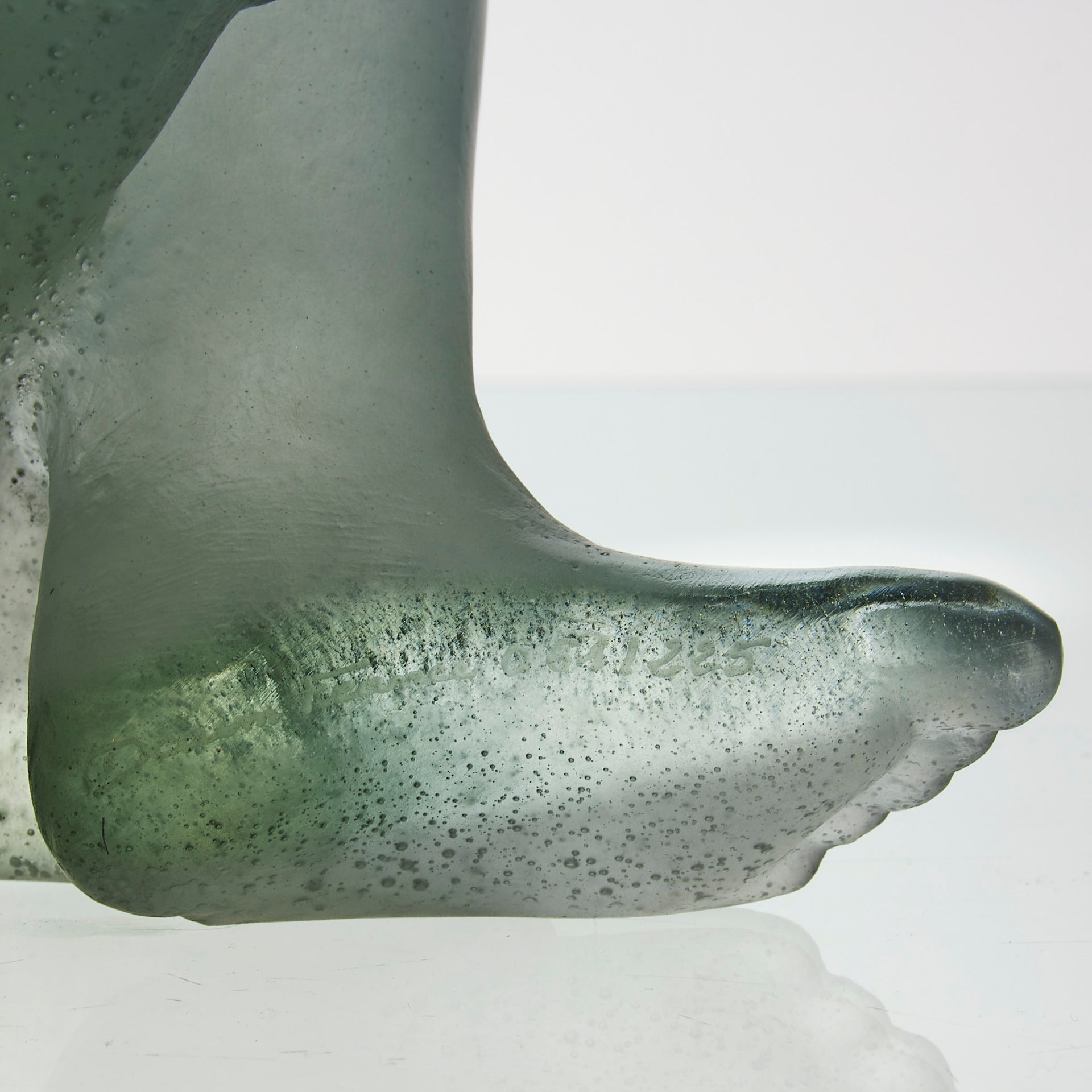 Daum La Brise - Daum Glass Sculpture - Hickmet Fine Arts 