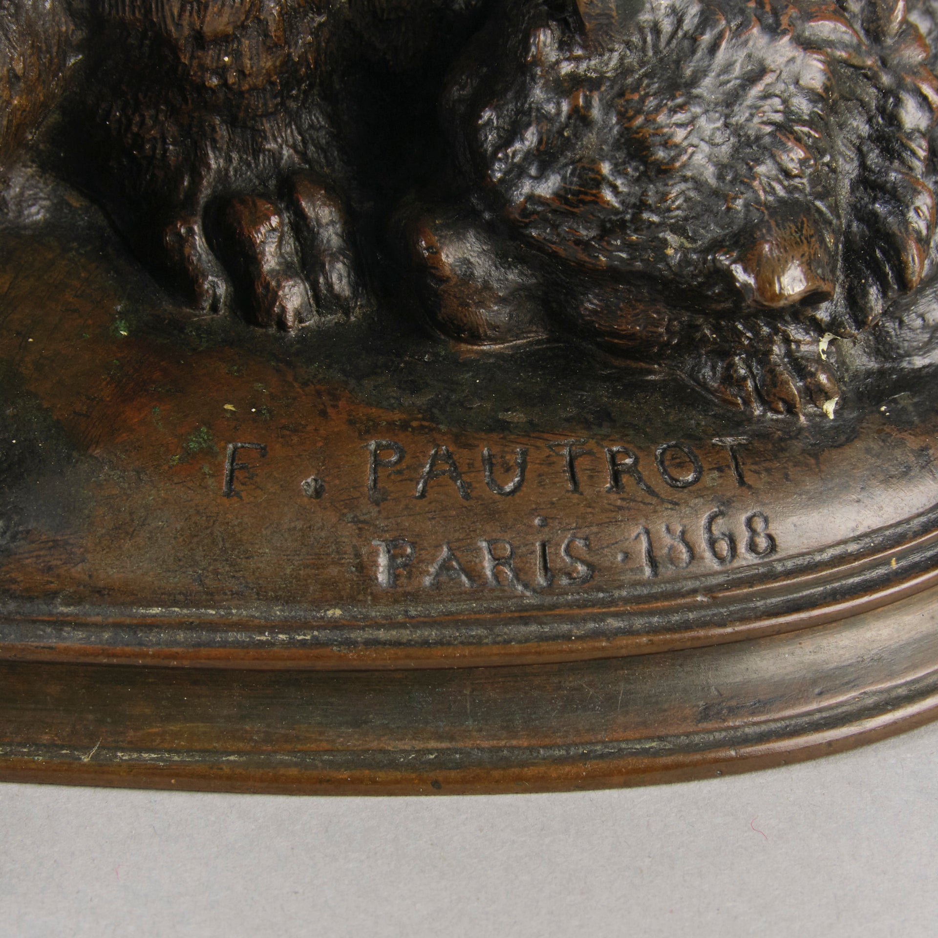 Pautrot bronze cat and kitten