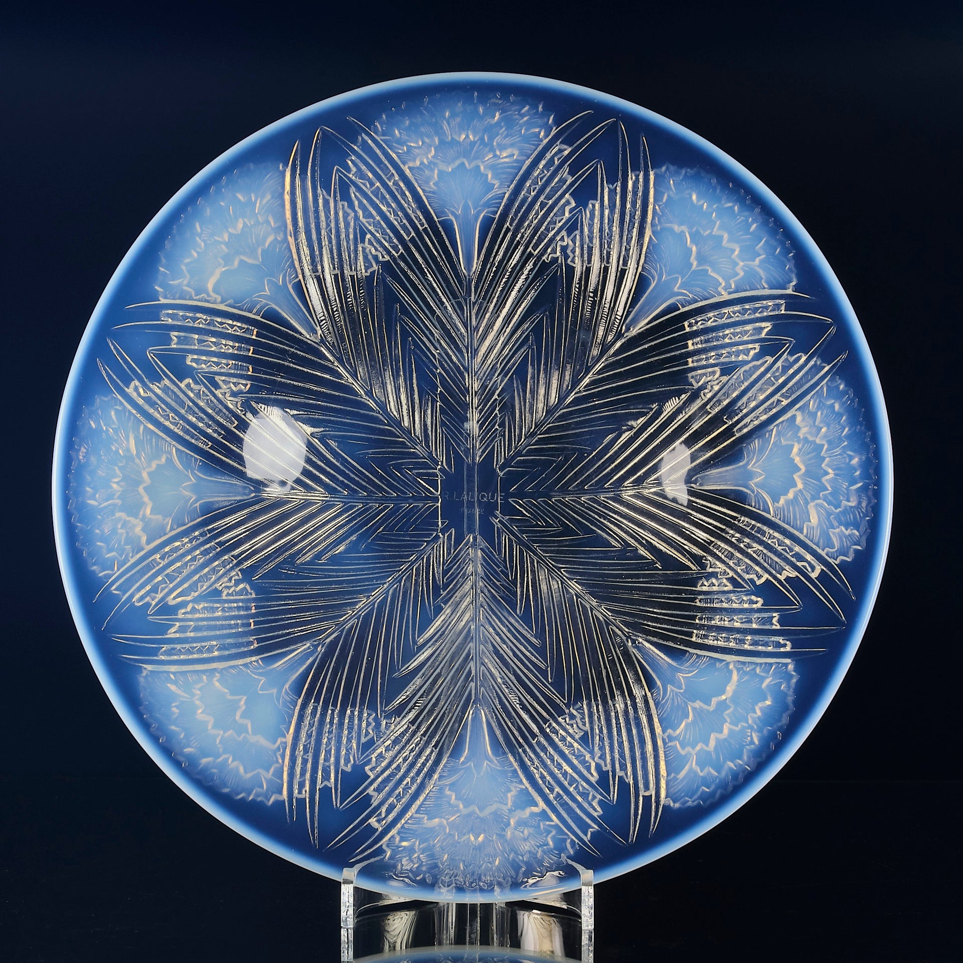 Lalique Oeillets Coupe - Art Deco Glass Lalique - Hickmet Fine Arts