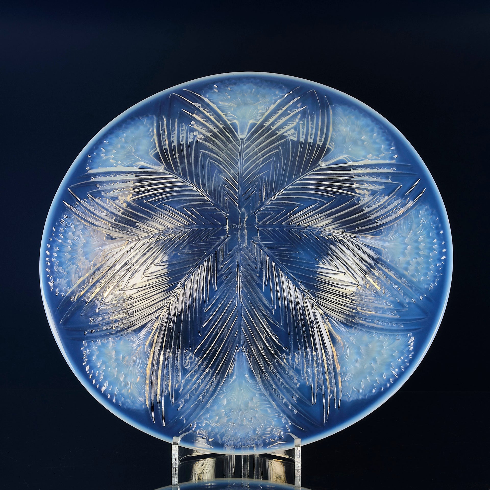 Lalique Oeillets Coupe - Art Deco Glass Lalique - Hickmet Fine Arts