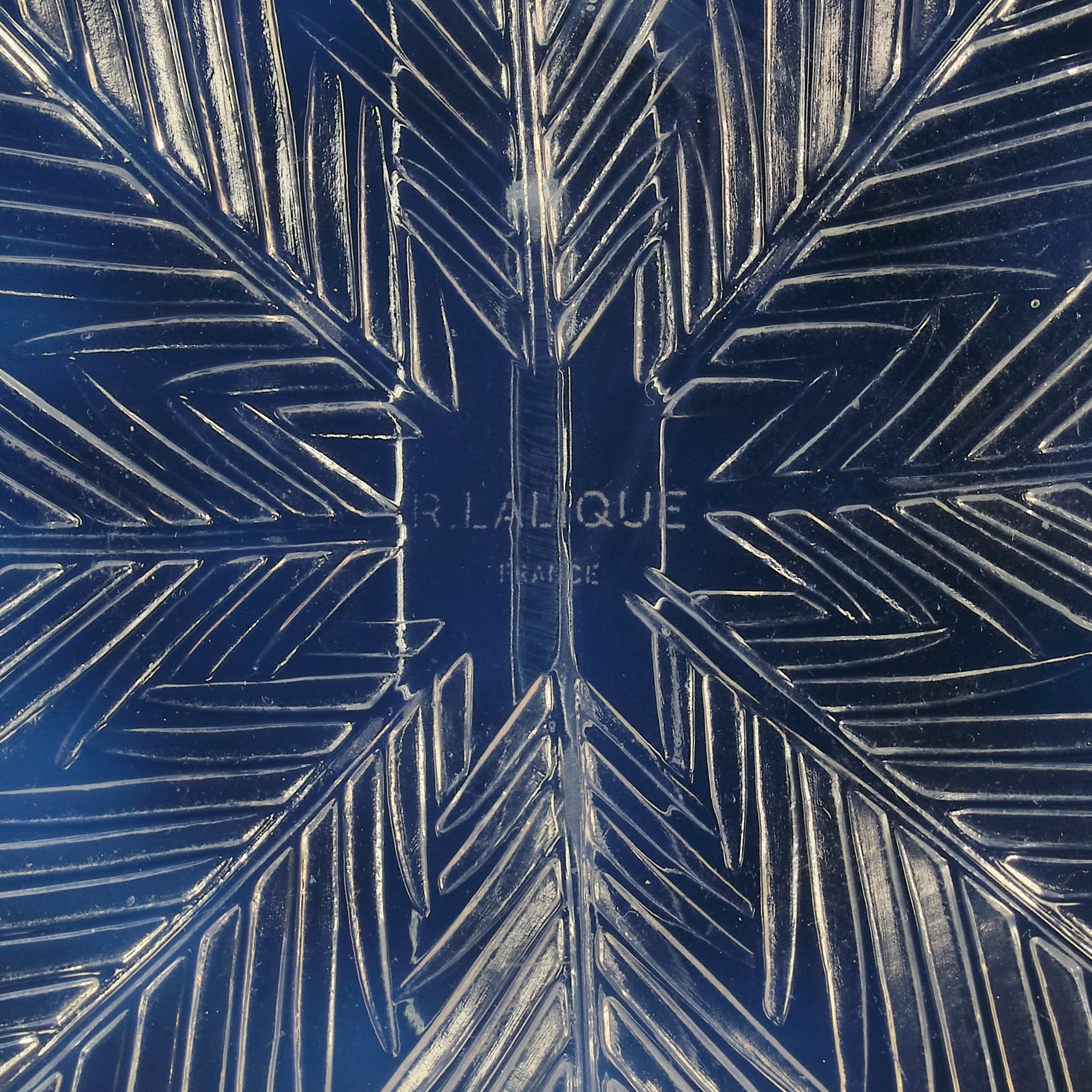 Lalique Oeillets Coupe - Art Deco Glass Lalique - Hickmet Fine Arts