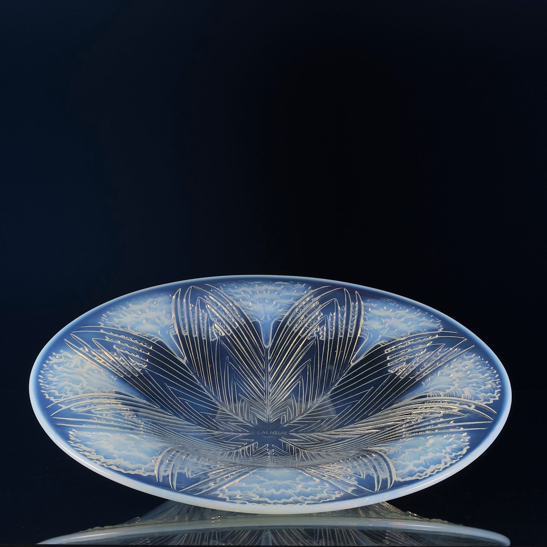 Lalique Oeillets Coupe - Art Deco Glass Lalique - Hickmet Fine Arts