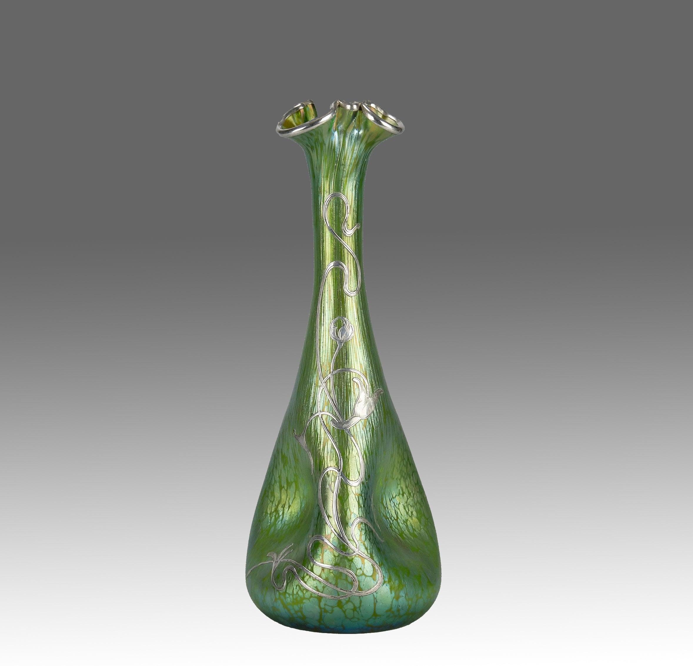 Trefoil_Vase.jpg?v=1730893252