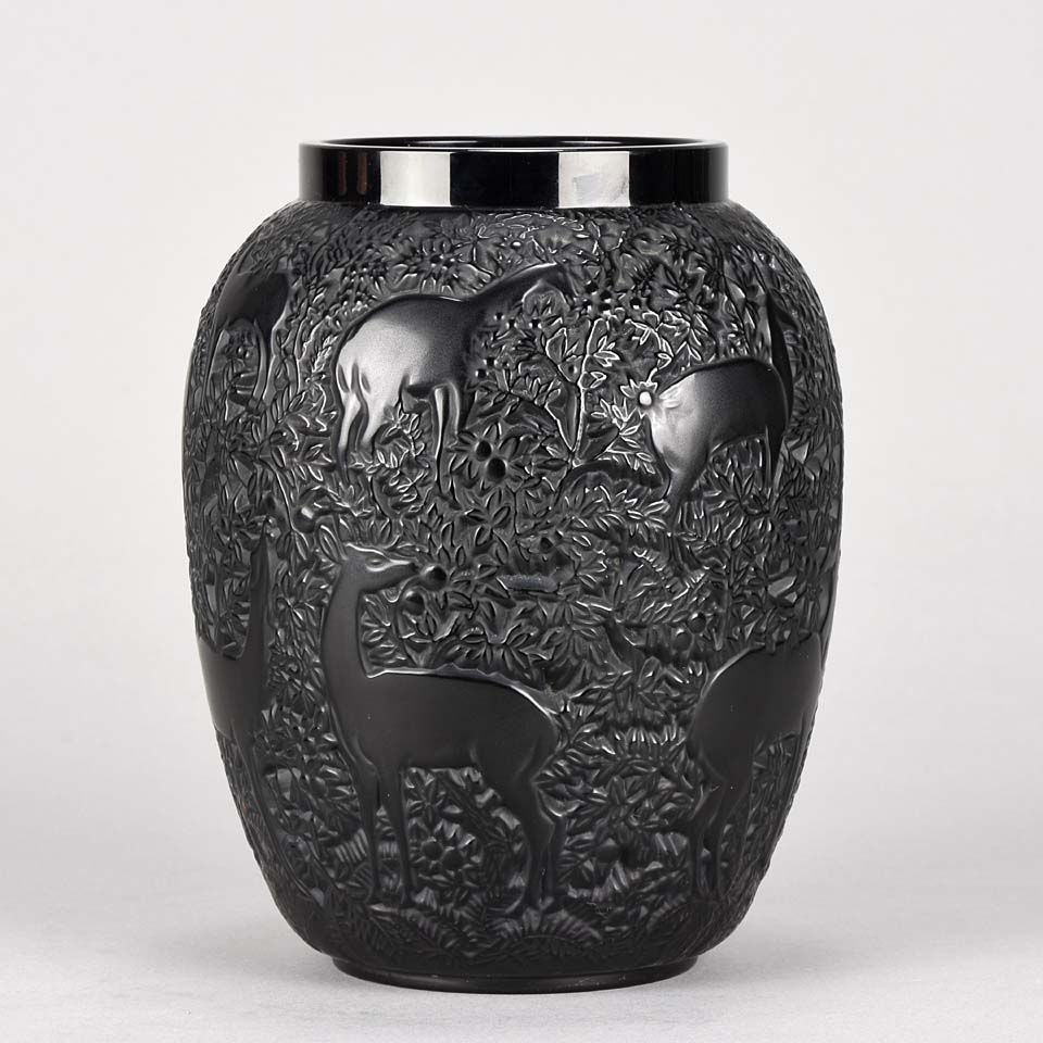 “Biches” glass vase by Lalique