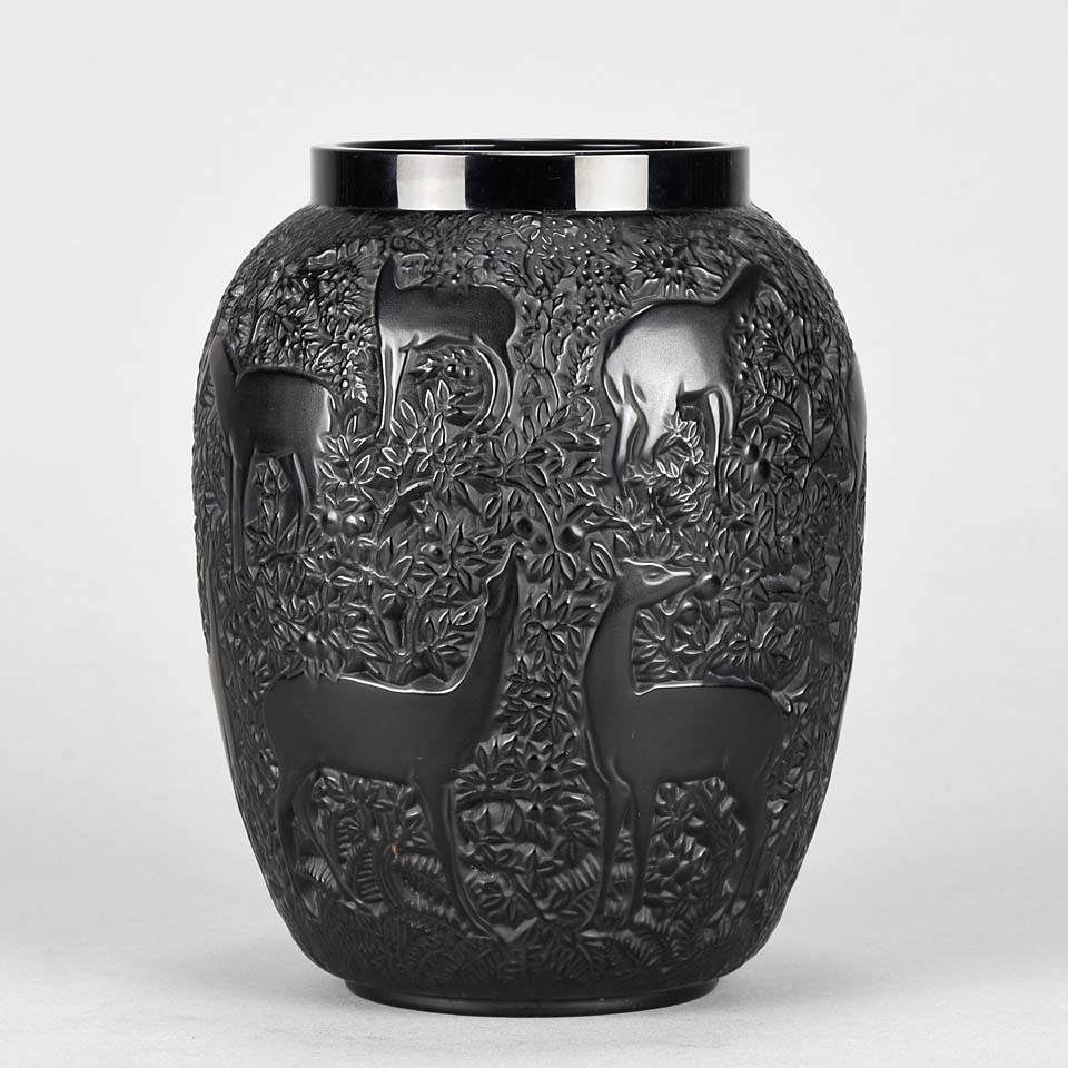 “Biches” glass vase by Lalique