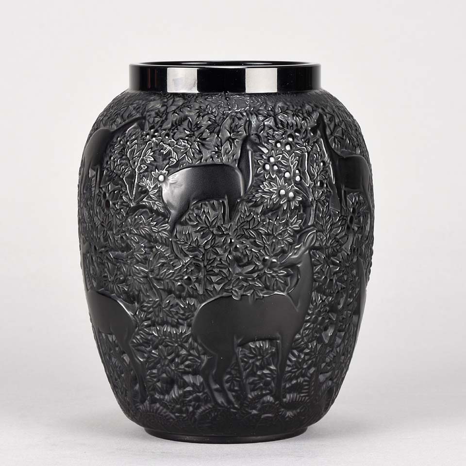 “Biches” glass vase by Lalique