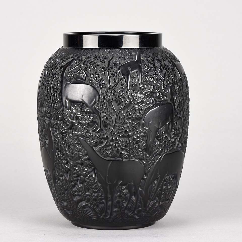 “Biches” glass vase by Lalique