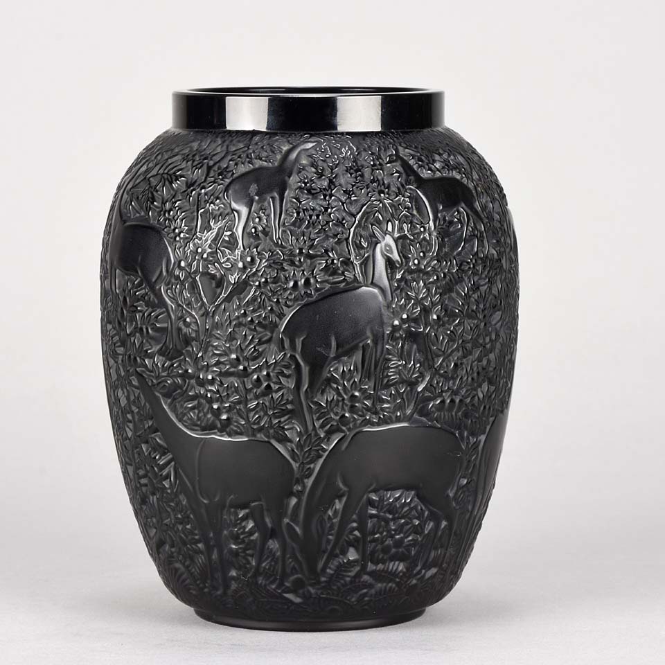 “Biches” glass vase by Lalique