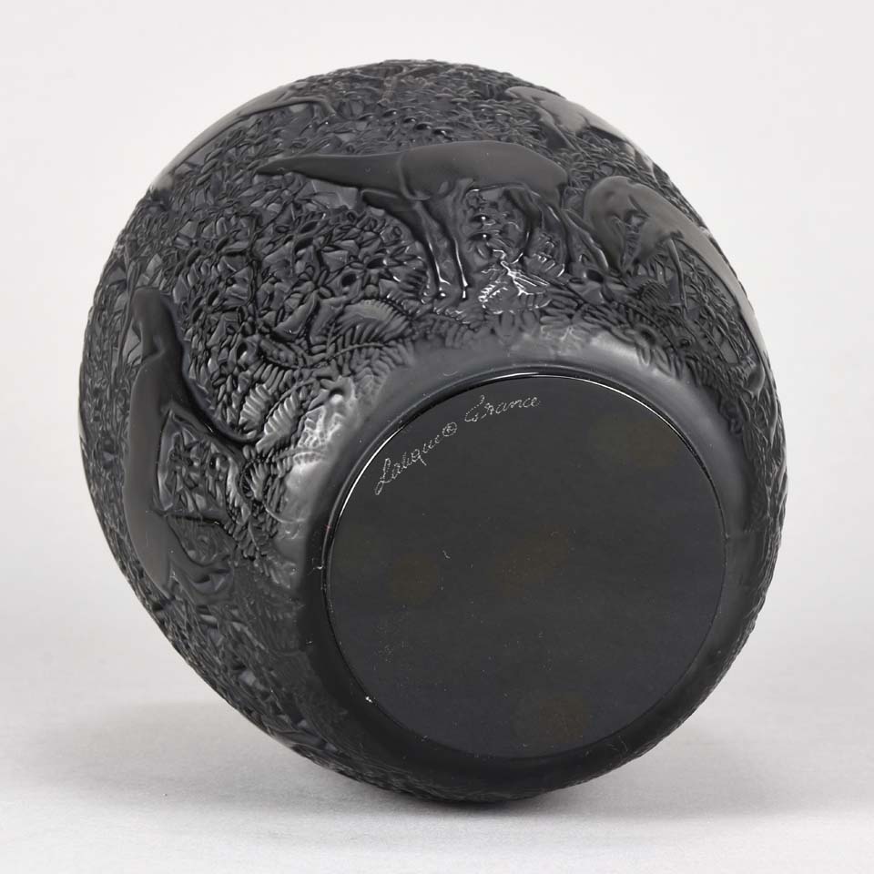 “Biches” glass vase by Lalique