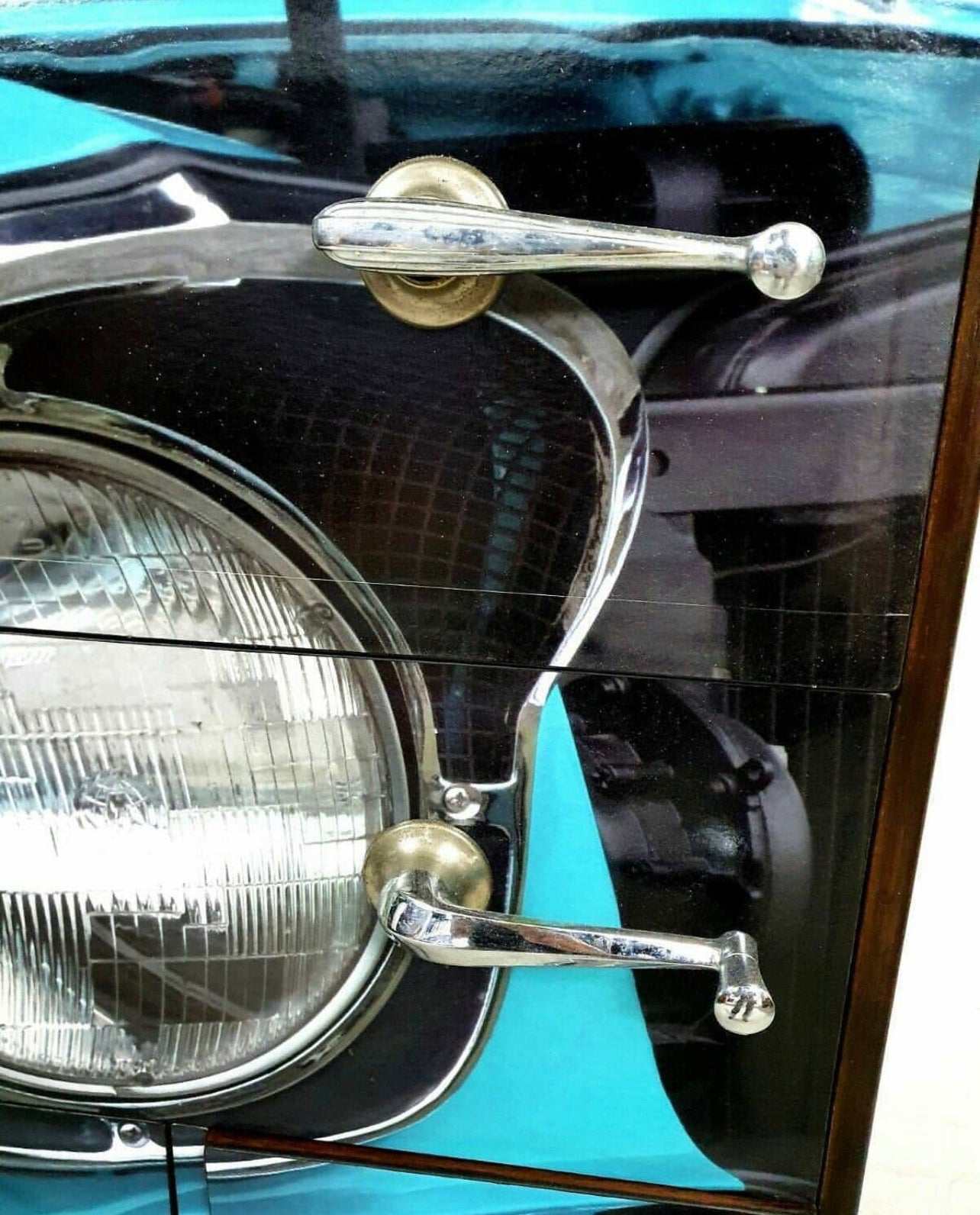 Chest of Drawers Cadillac