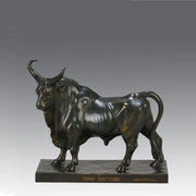 Taureau Romano Antique Bronze statue of a large bull by Jean-Baptiste Baptiste in a proud stance, the bronze exhibiting excellent hand chased surface detail and fine rich brown patina. Raised on an integral base 