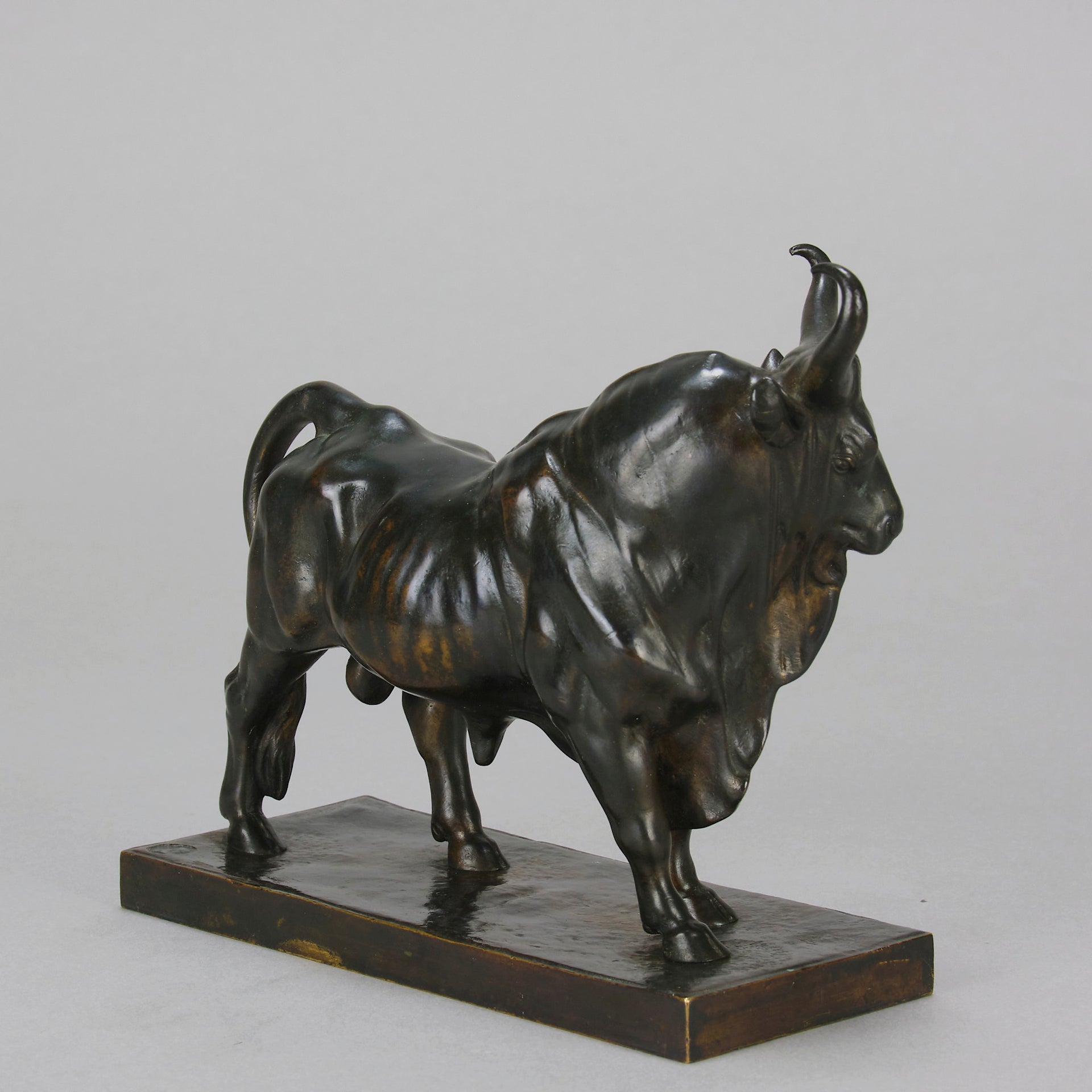 Taureau Romano Antique Bronze statue of a large bull by Jean-Baptiste Baptiste in a proud stance, the bronze exhibiting excellent hand chased surface detail and fine rich brown patina. Raised on an integral base 
