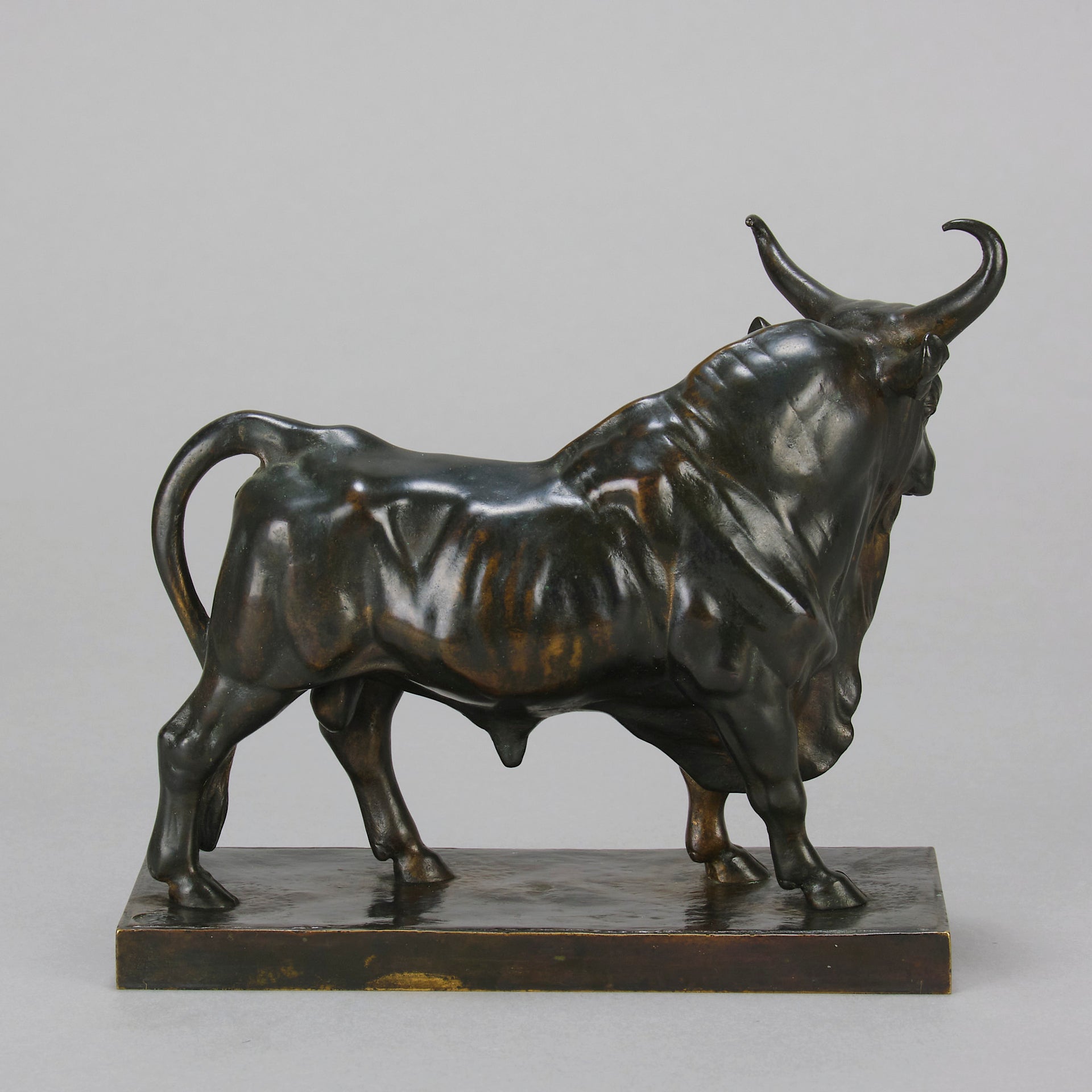 Taureau Romano Antique Bronze statue of a large bull by Jean-Baptiste Baptiste in a proud stance, the bronze exhibiting excellent hand chased surface detail and fine rich brown patina. Raised on an integral base 