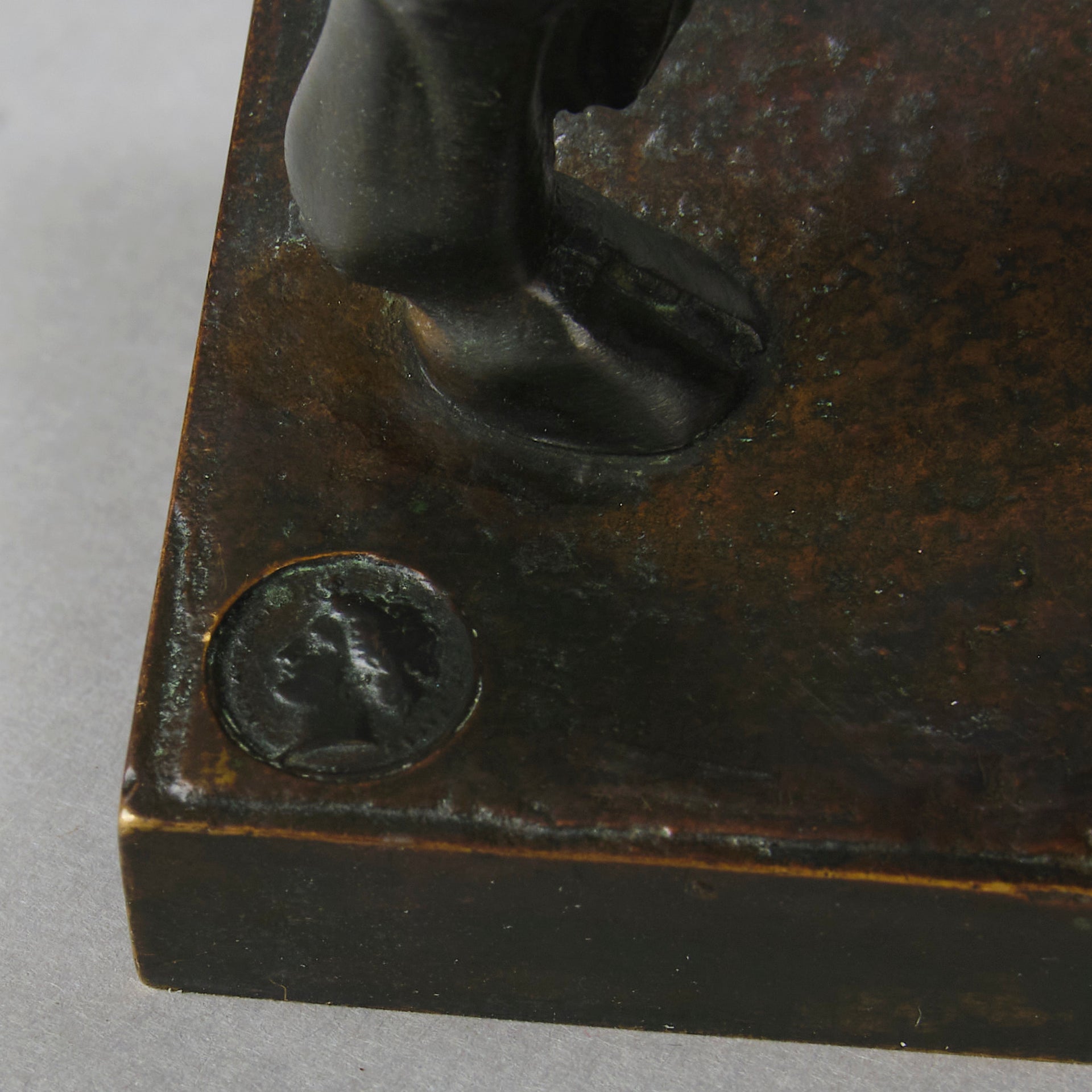 Taureau Romano Antique Bronze statue of a large bull by Jean-Baptiste Baptiste in a proud stance, the bronze exhibiting excellent hand chased surface detail and fine rich brown patina. Raised on an integral base 