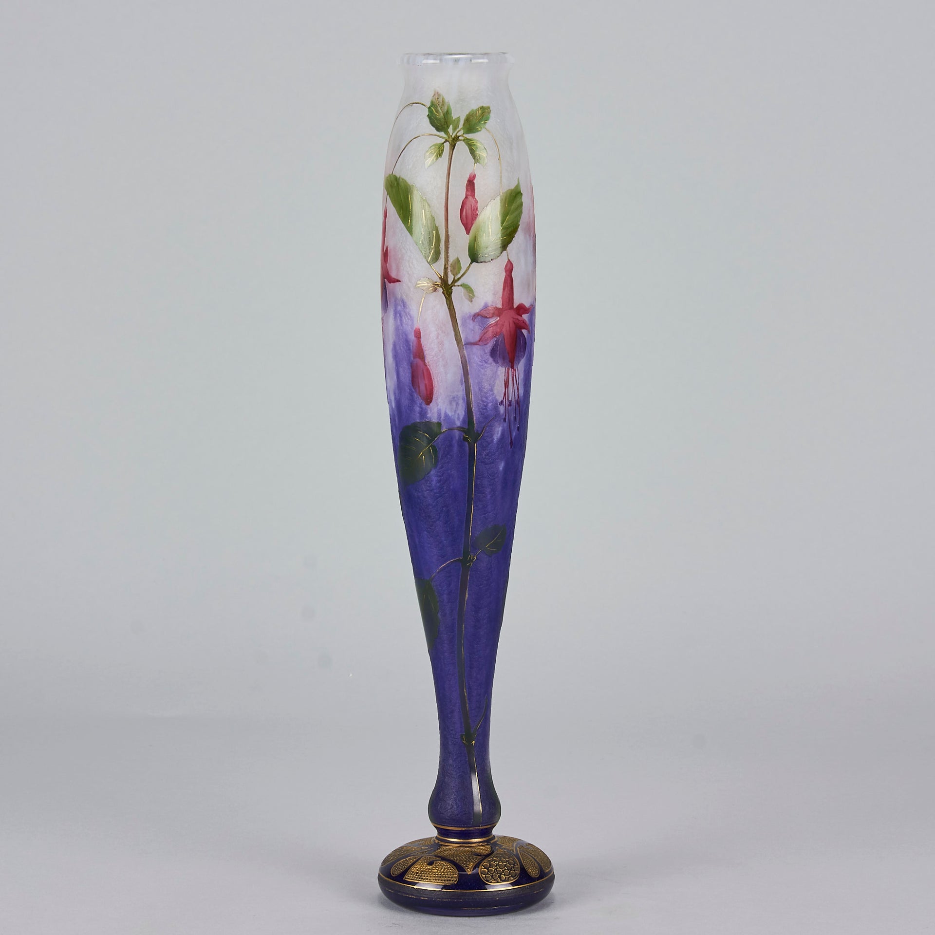 Daum fuchsia vase - Daum Freres Glass
