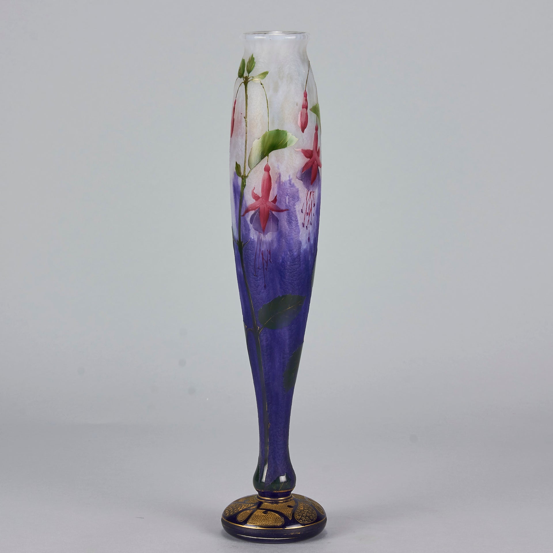 Daum fuchsia vase - Daum Freres Glass
