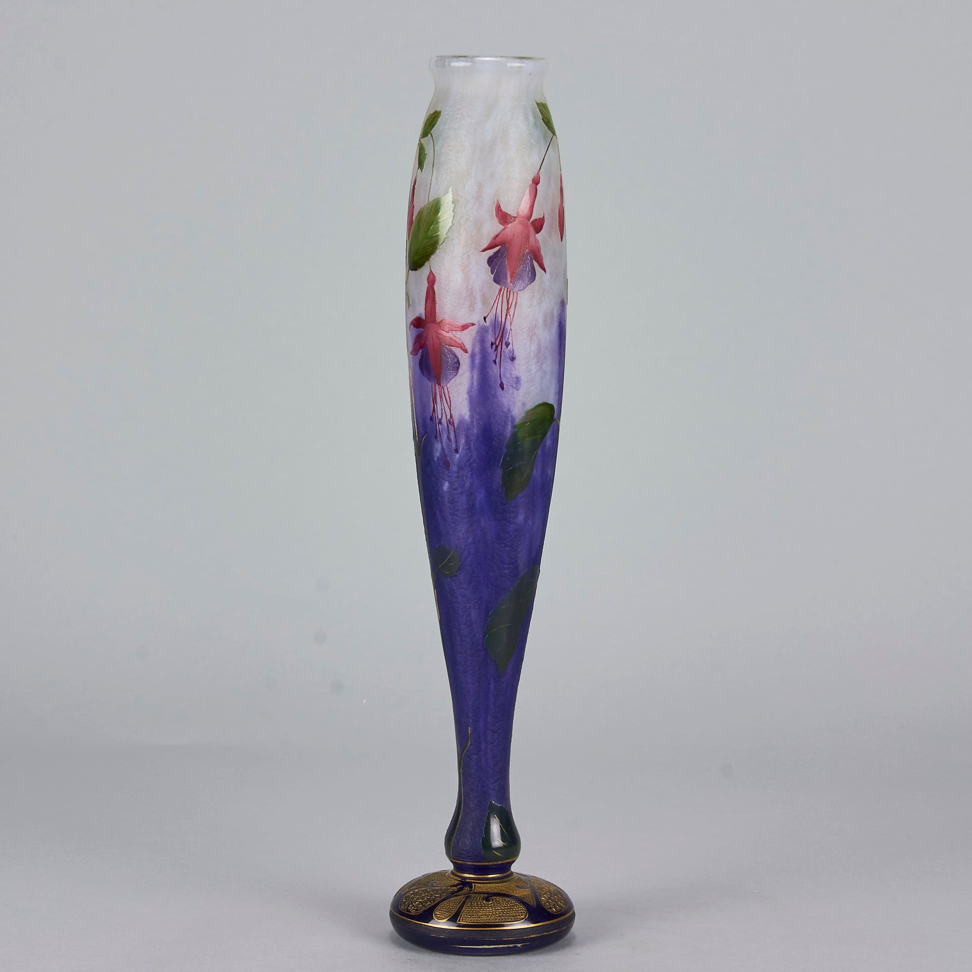 Daum fuchsia vase - Daum Freres Glass