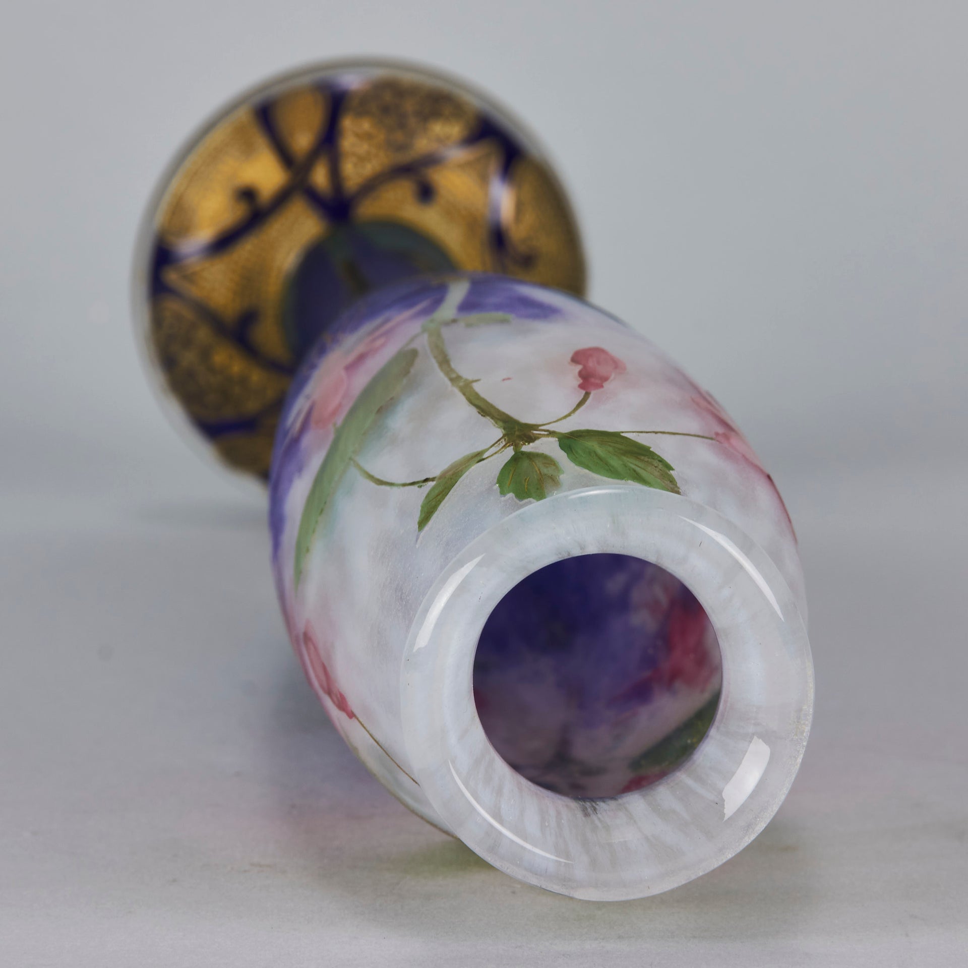 Daum fuchsia vase - Daum Freres Glass