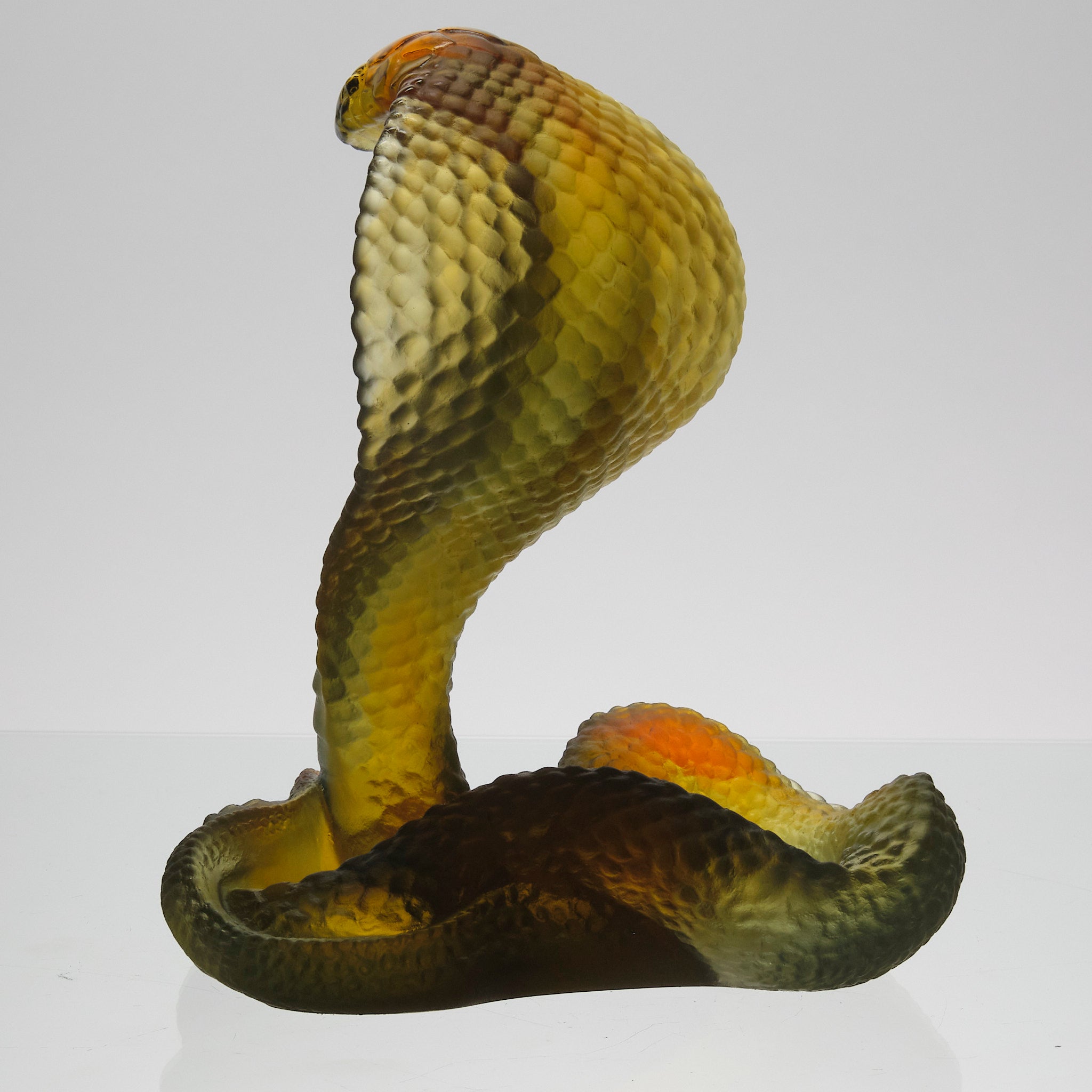 Vide-poche avec poisson en pâte de verre signé Vide-poche avec poisson en pâte de verre signé