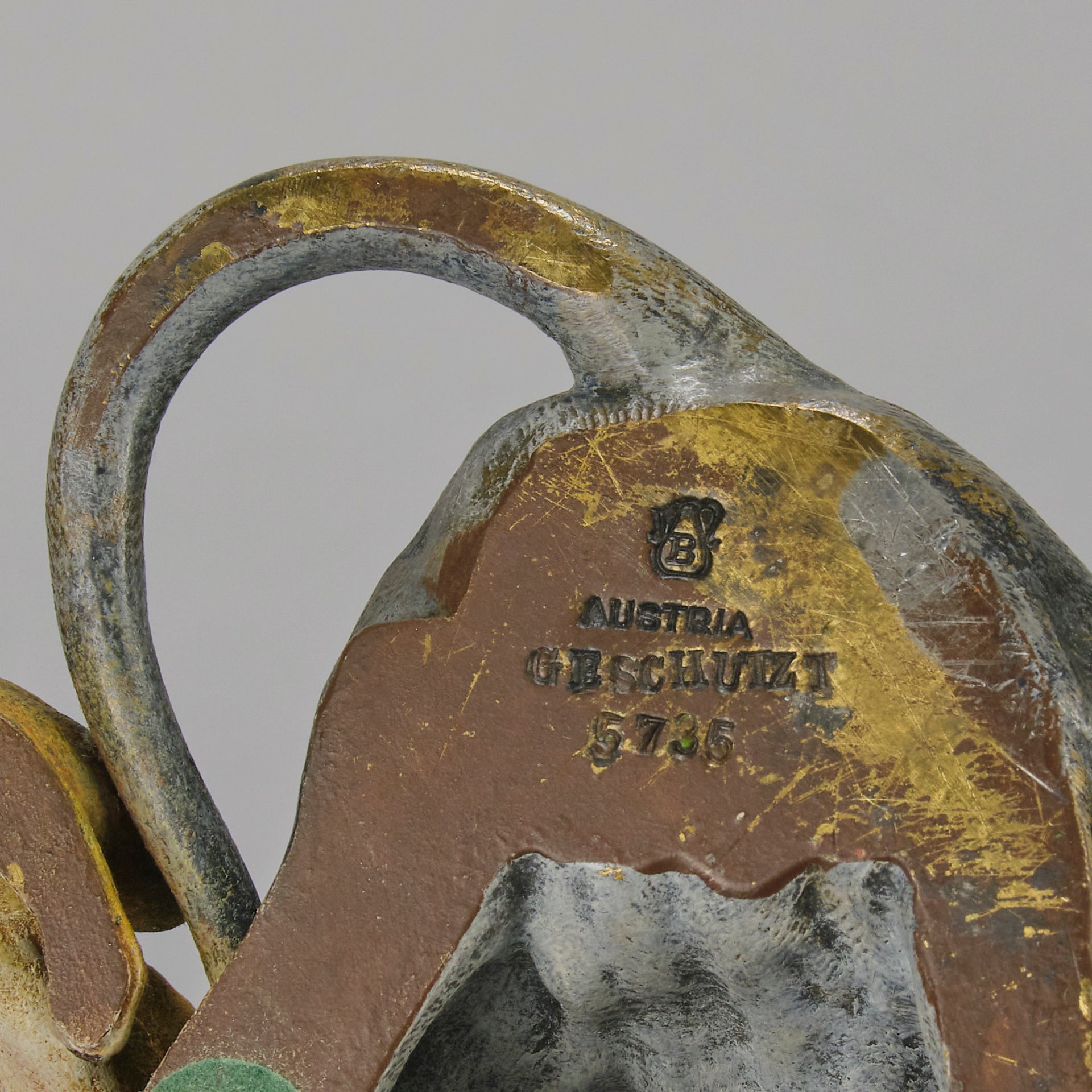 Group of 8 seated dogs of various breeds in cold painted bronze by Franz Bergman with excellent naturalistic colour and fine hand chased surface detail