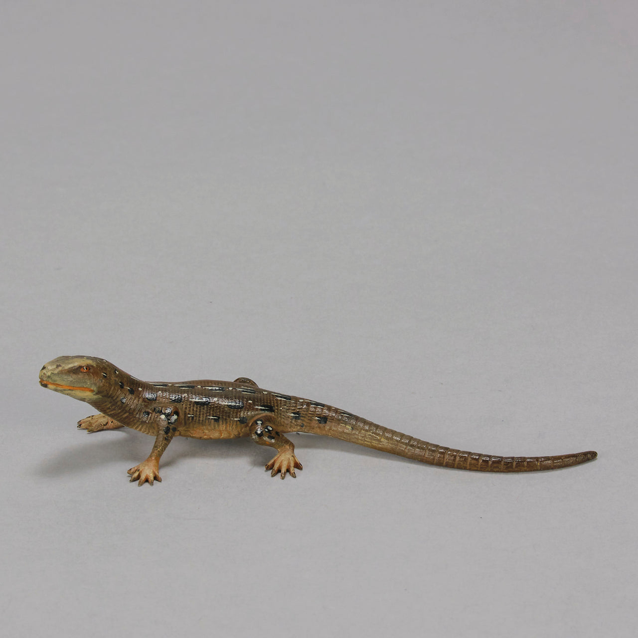 Antique Bronze walking Lizard by Franz Bergman ith very fine colours and good hand finished surface detail