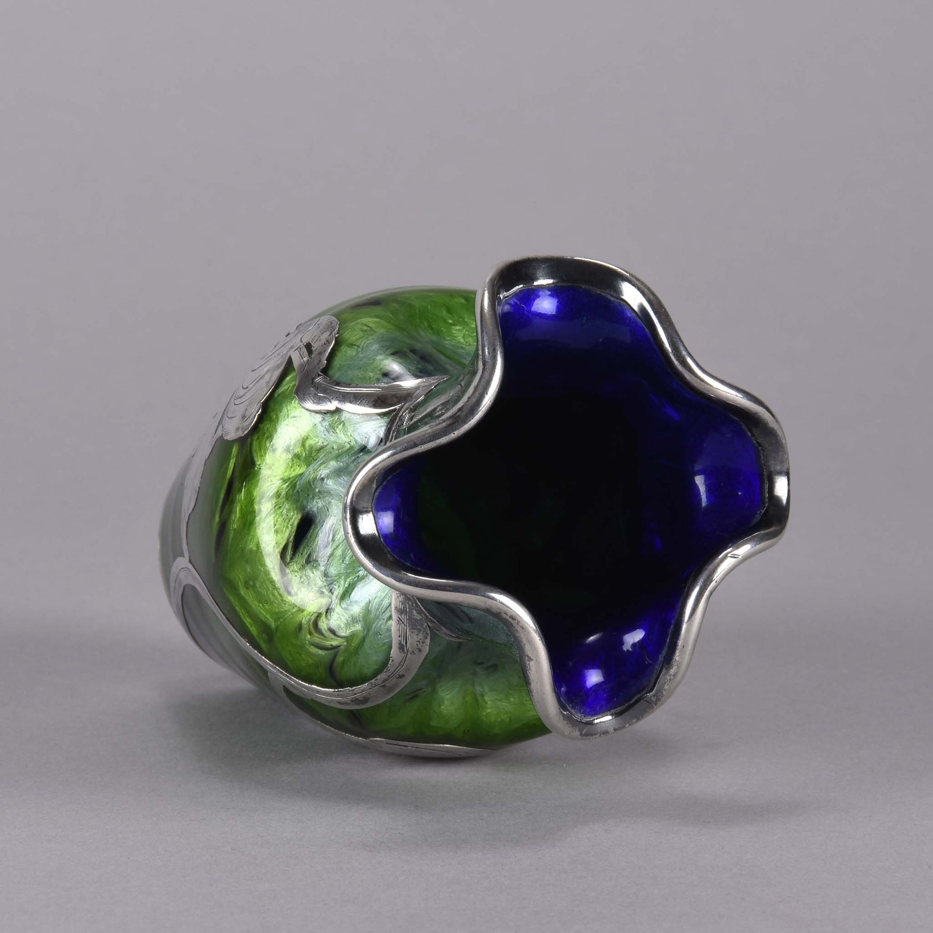 Loetz titania silver