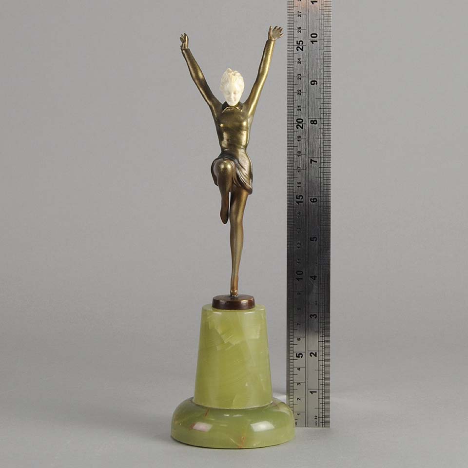 Hands up Art Deco Lorenzl