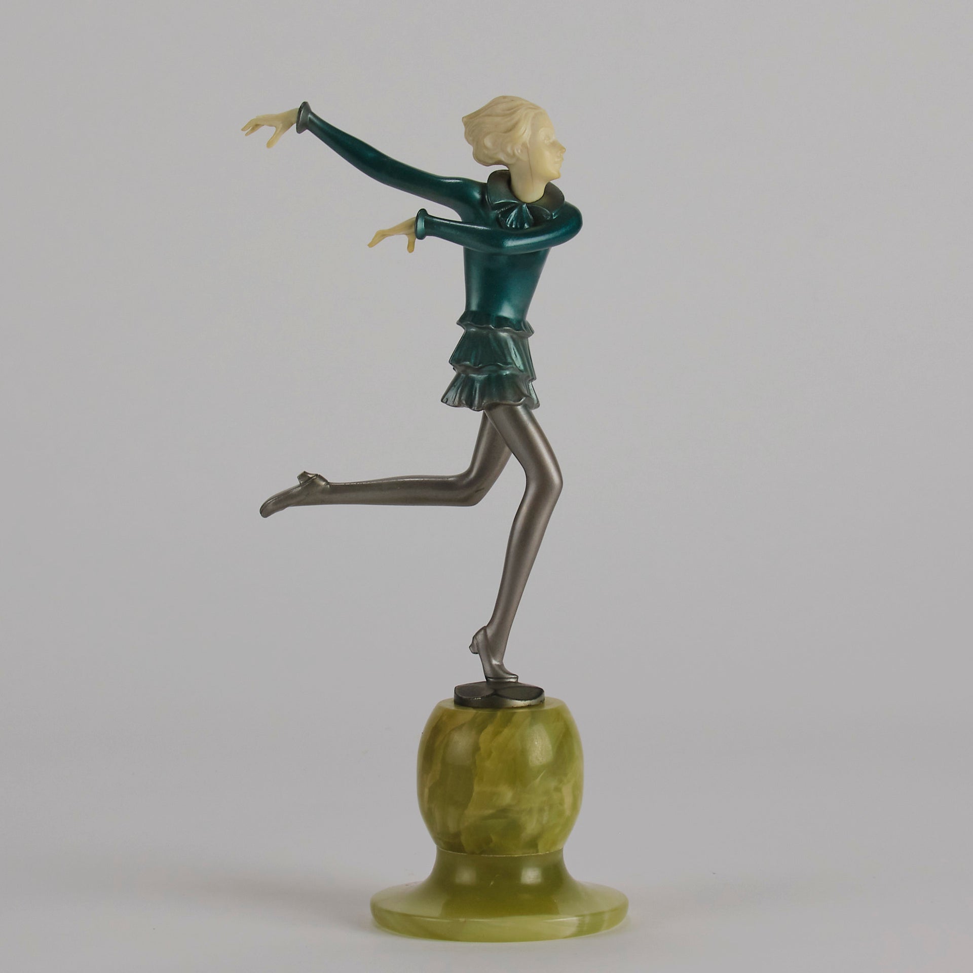 Art deco figurines – Lorenzl – Running Girl - Antique Bronze - Art Deco Sculpture - Bronze statues for sale - art deco statues 1930s - art deco bronze figurines - antique bronze figures - bronze figurines for sale - Art Deco Bronze - genuine art deco figurines - Art Deco Bronze Lady - Antique bronze statues - Antique bronze sculptures for sale - Art Deco sculptures for sale – Hickmet Fine Arts