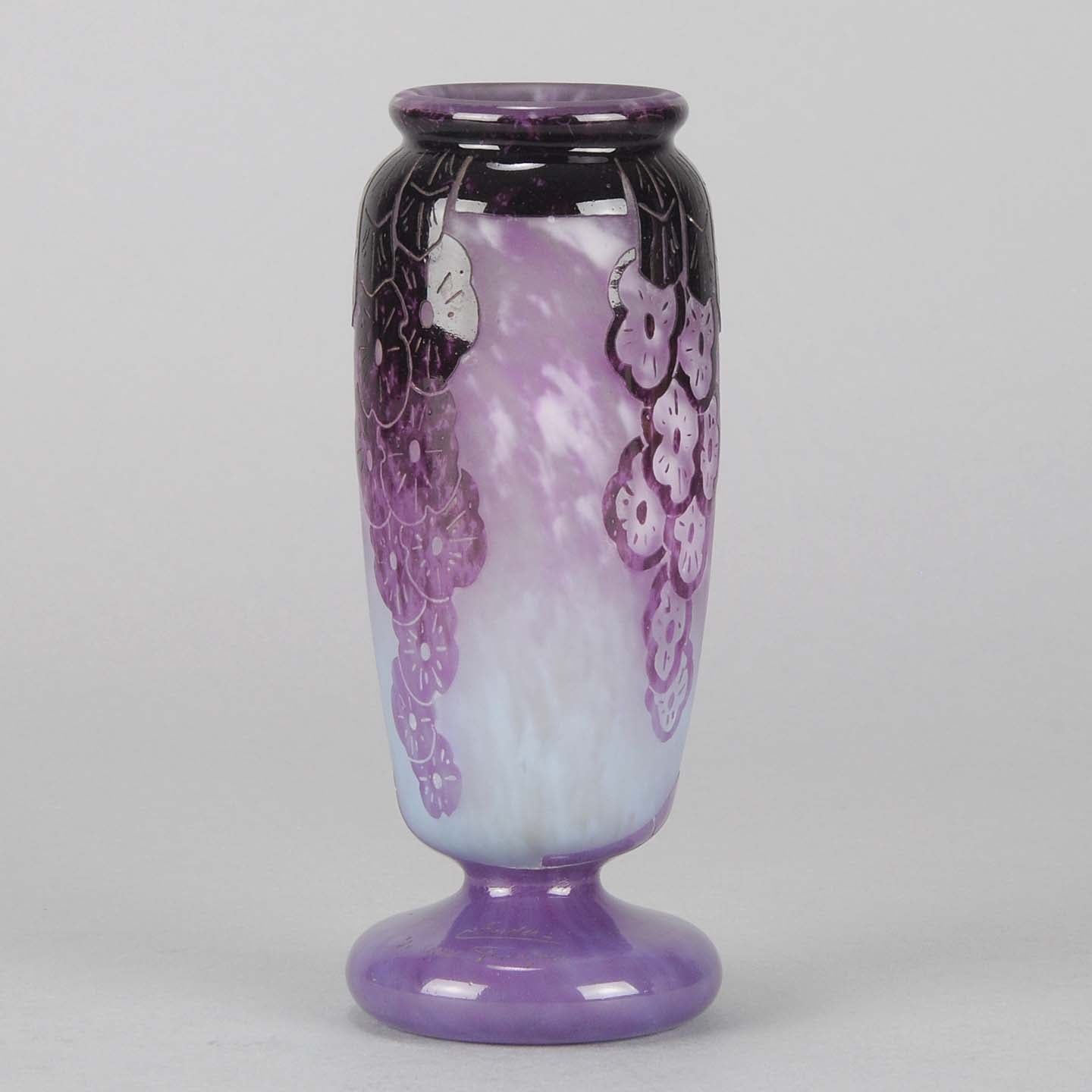 La Verre Francais Draperie Vase