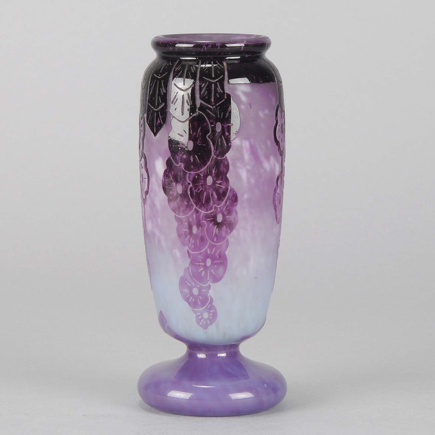 La Verre Francais Draperie Vase