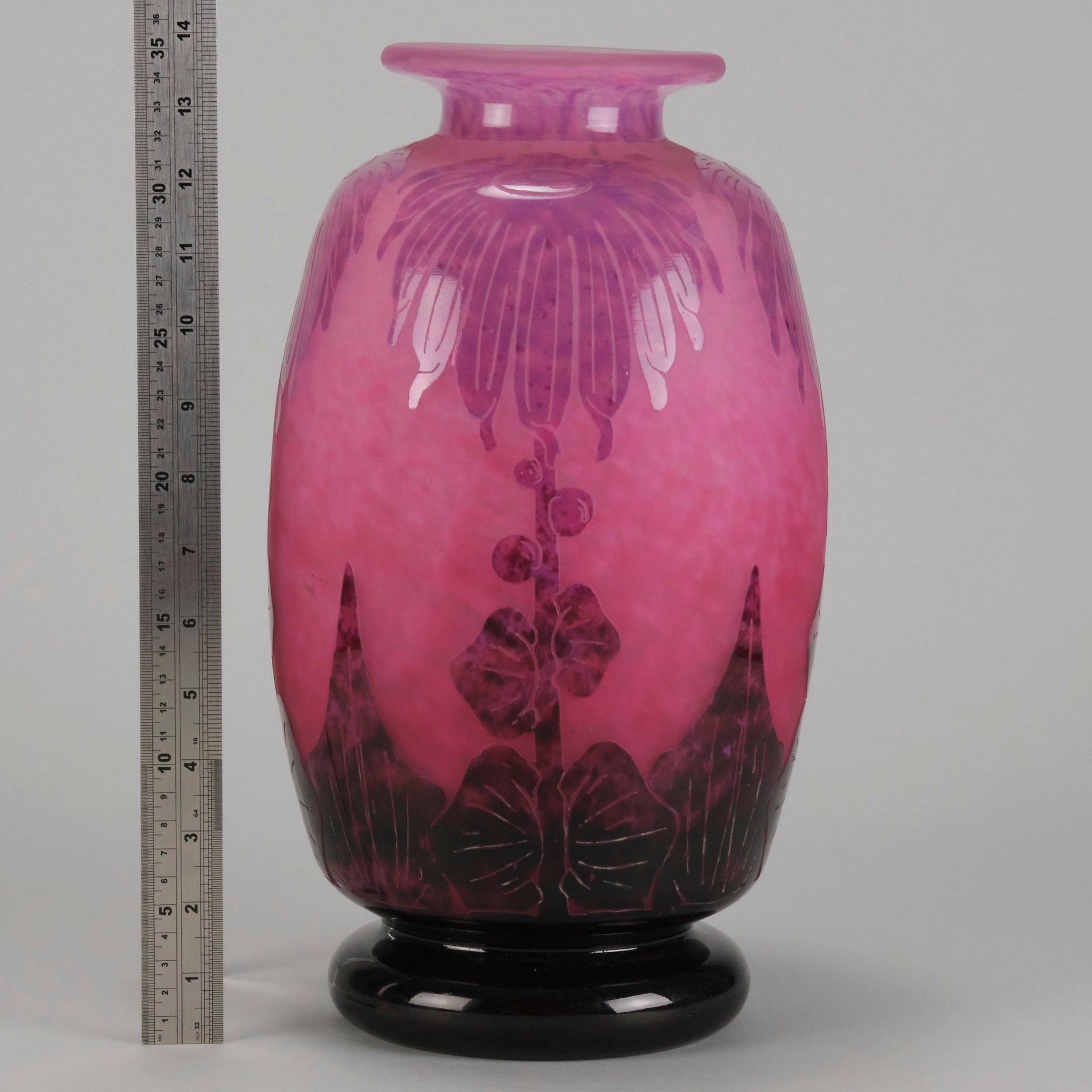 20th Century Glass - Le Verre Francais "Dahlia" -  Hickmet Fine Arts 