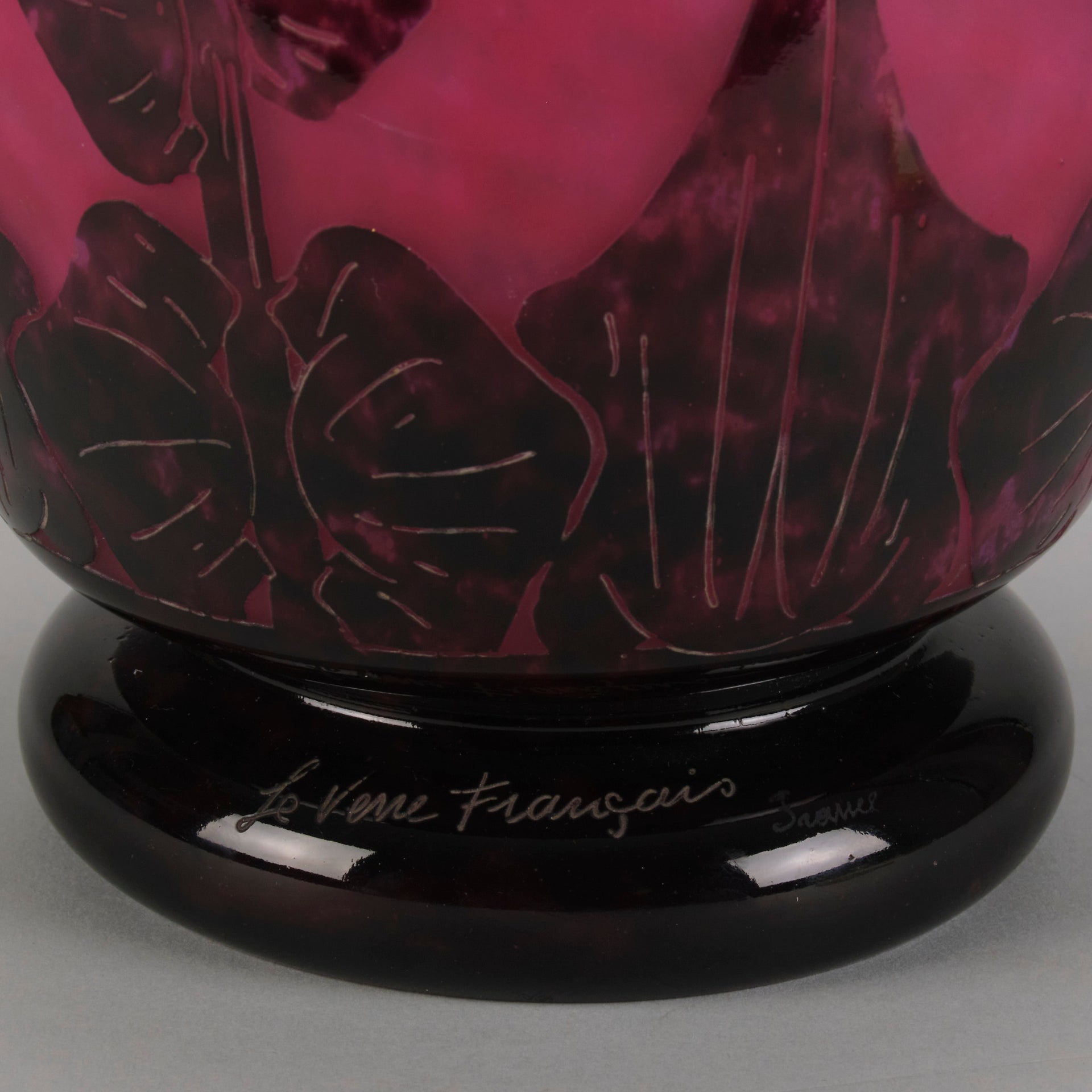 20th Century Glass - Le Verre Francais "Dahlia" -  Hickmet Fine Arts 