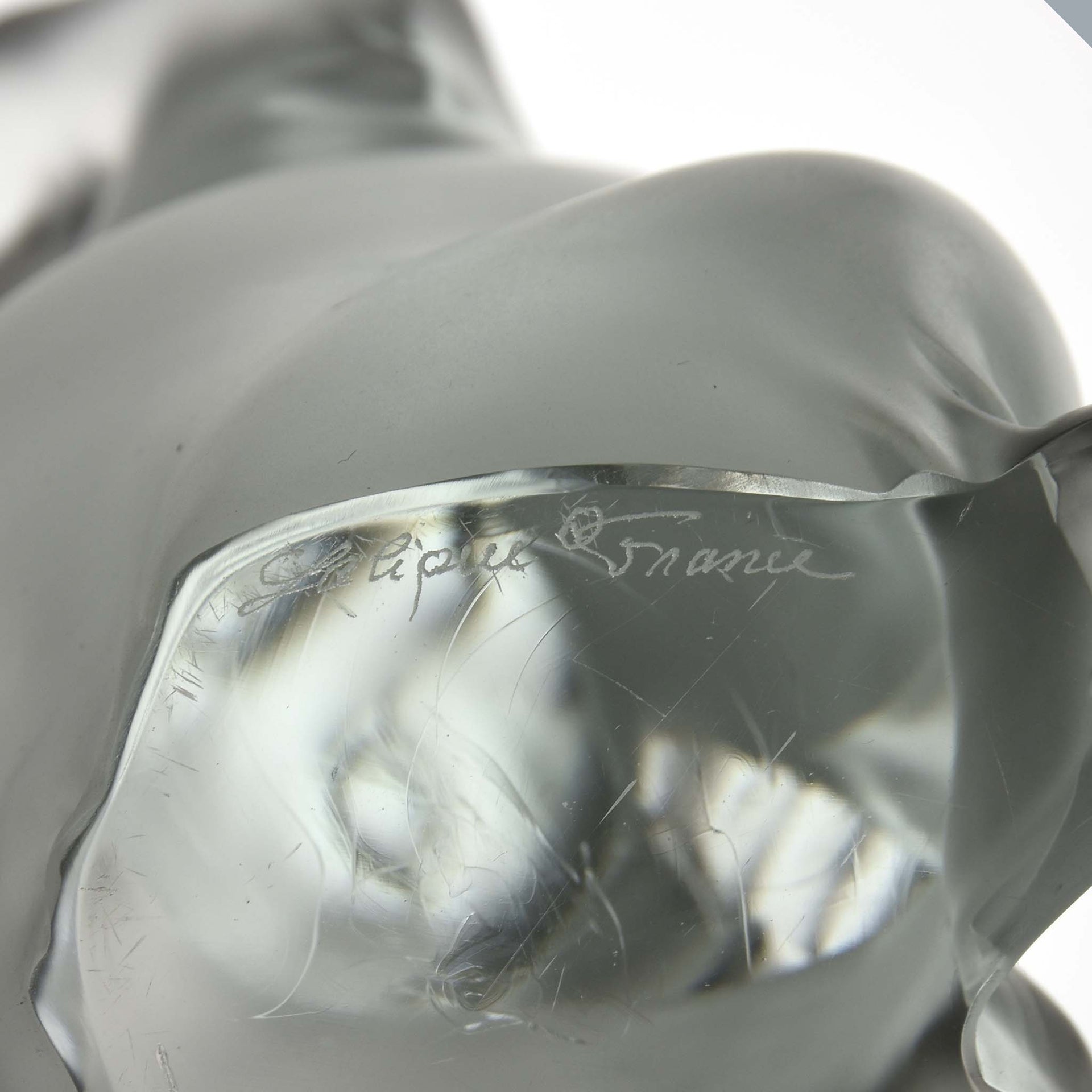 Lalique Chat Jouant -Marc Lalique Cat - Hickmet Fine Arts 