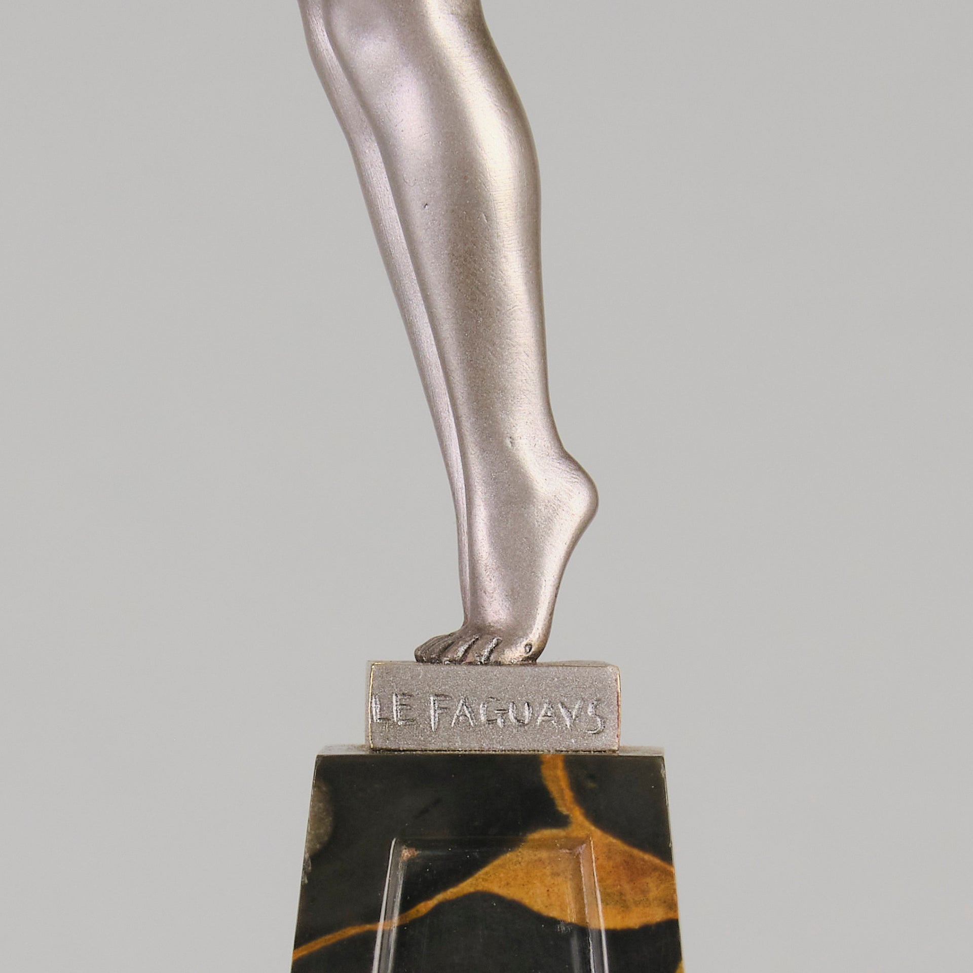 Messenger of Love - Pierre Le Faguays - Art deco figurines - Art Deco Sculpture - Bronze statues for sale - Bronze sculptures for sale - Art Deco Bronze - art deco bronze lady - Hickmet Fine Arts