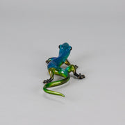 Margarita Gecko by Tim Cotterill a bronze study of a gecko with its head raised exhibiting very fine vibrant colours and excellent surface detail